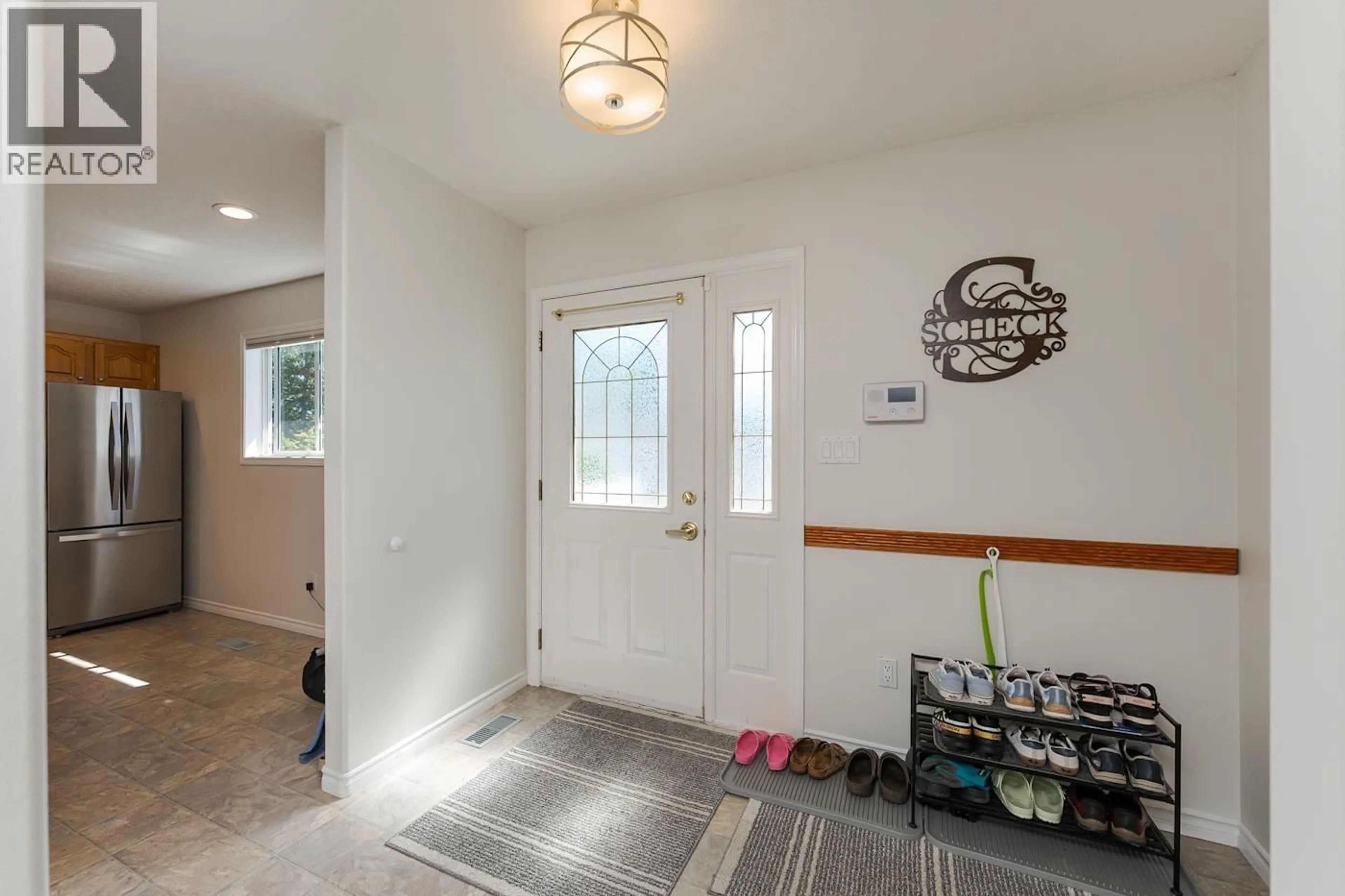 Indoor entryway for 121 - 7180 ST LAWRENCE AVENUE, Prince George British Columbia V2N5C6