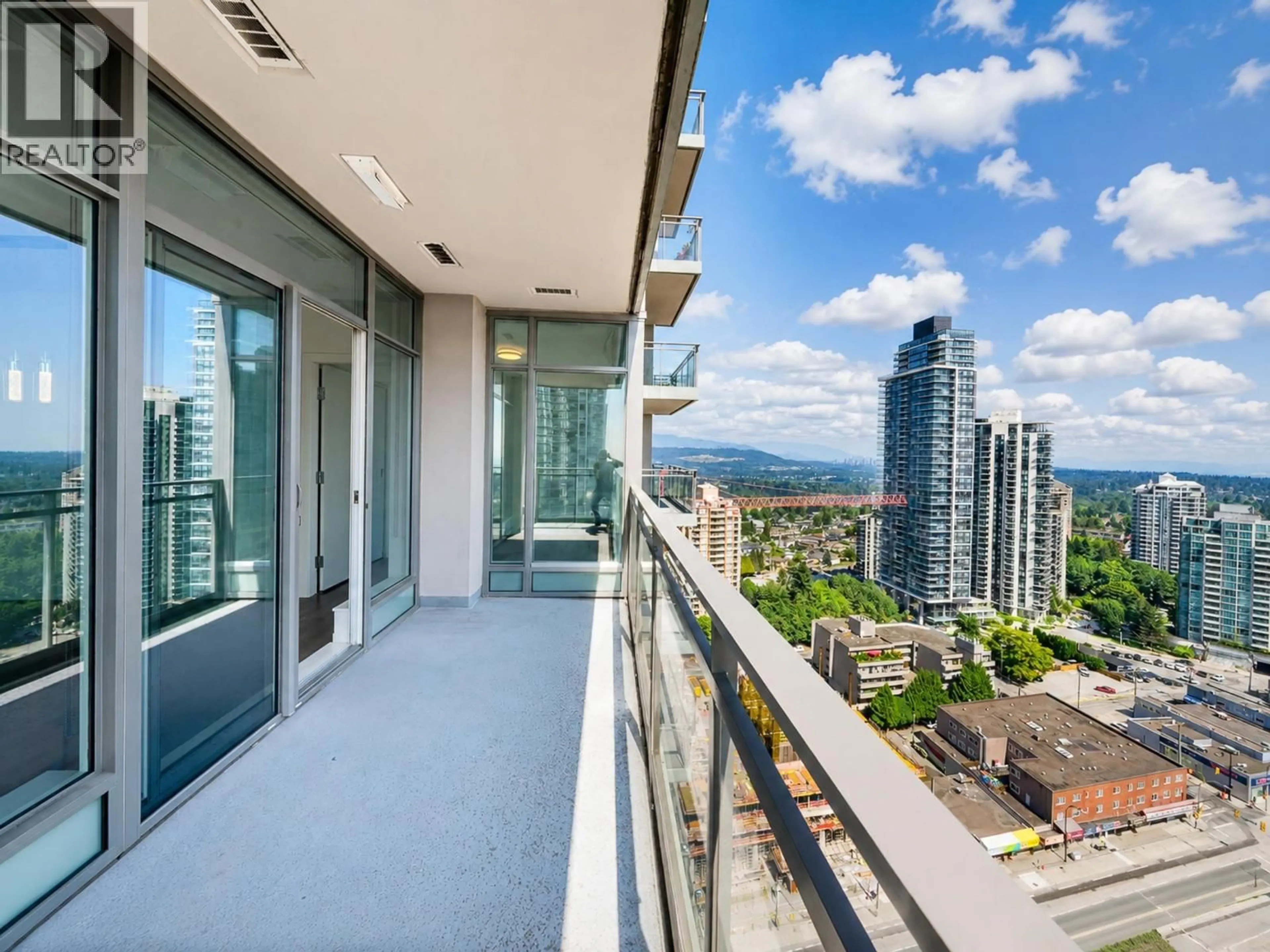Balcony in the apartment, city buildings view from balcony for 2709 - 4688 KINGSWAY, Burnaby British Columbia V5H0E9