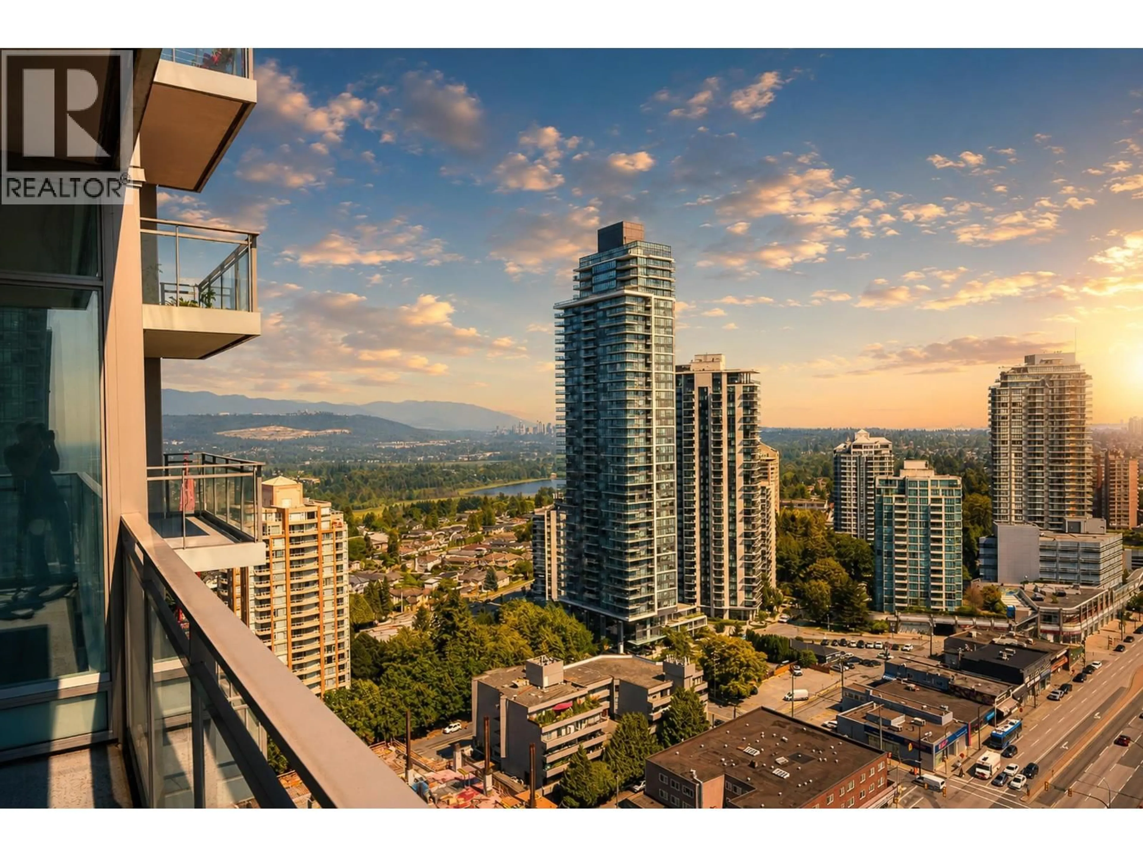 A pic from outside/outdoor area/front of a property/back of a property/a pic from drone, city buildings view from balcony for 2709 - 4688 KINGSWAY, Burnaby British Columbia V5H0E9