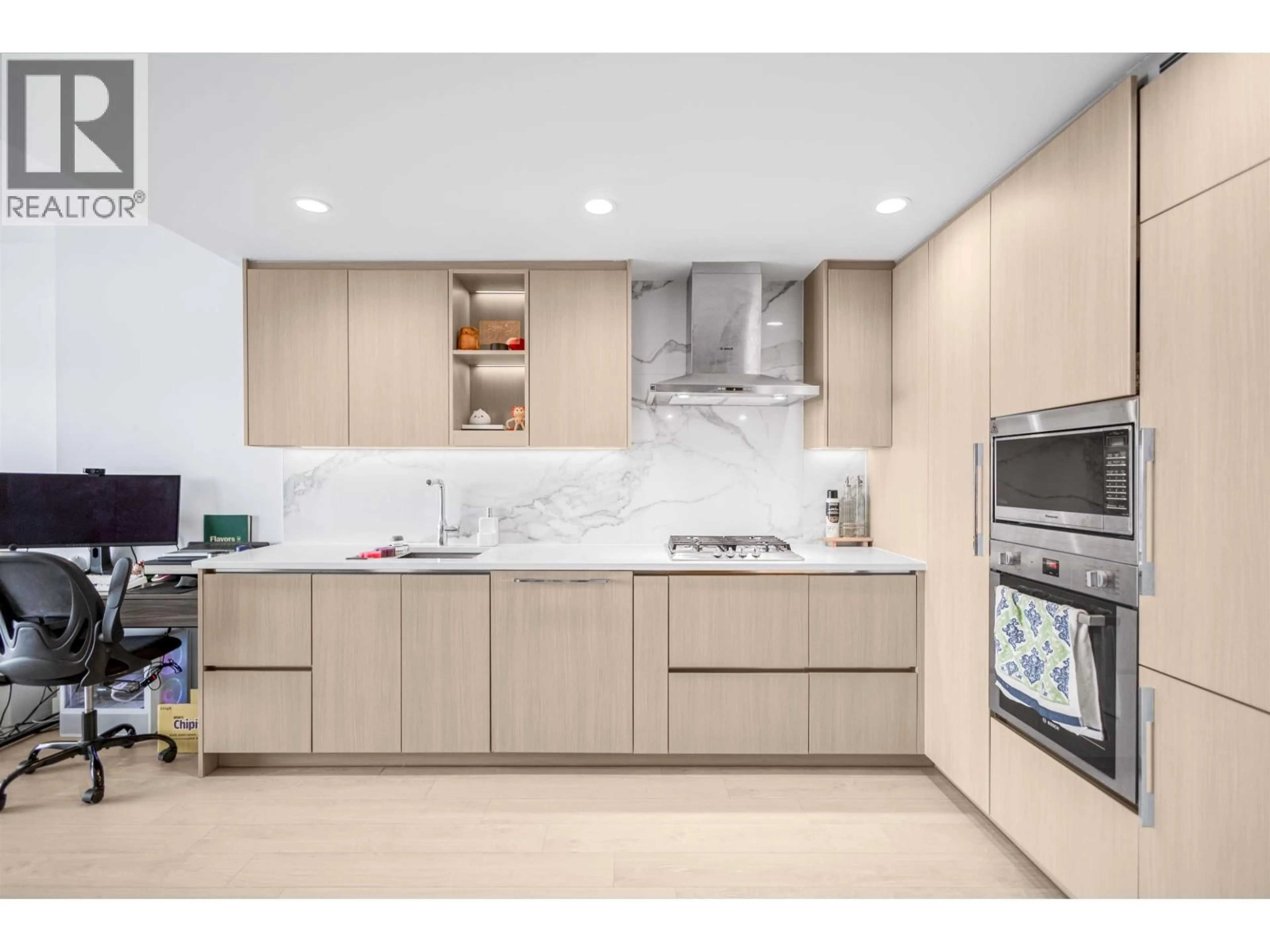 Contemporary kitchen, ceramic/tile floor for 3910 - 4880 LOUGHEED HIGHWAY, Burnaby British Columbia V5C5N1