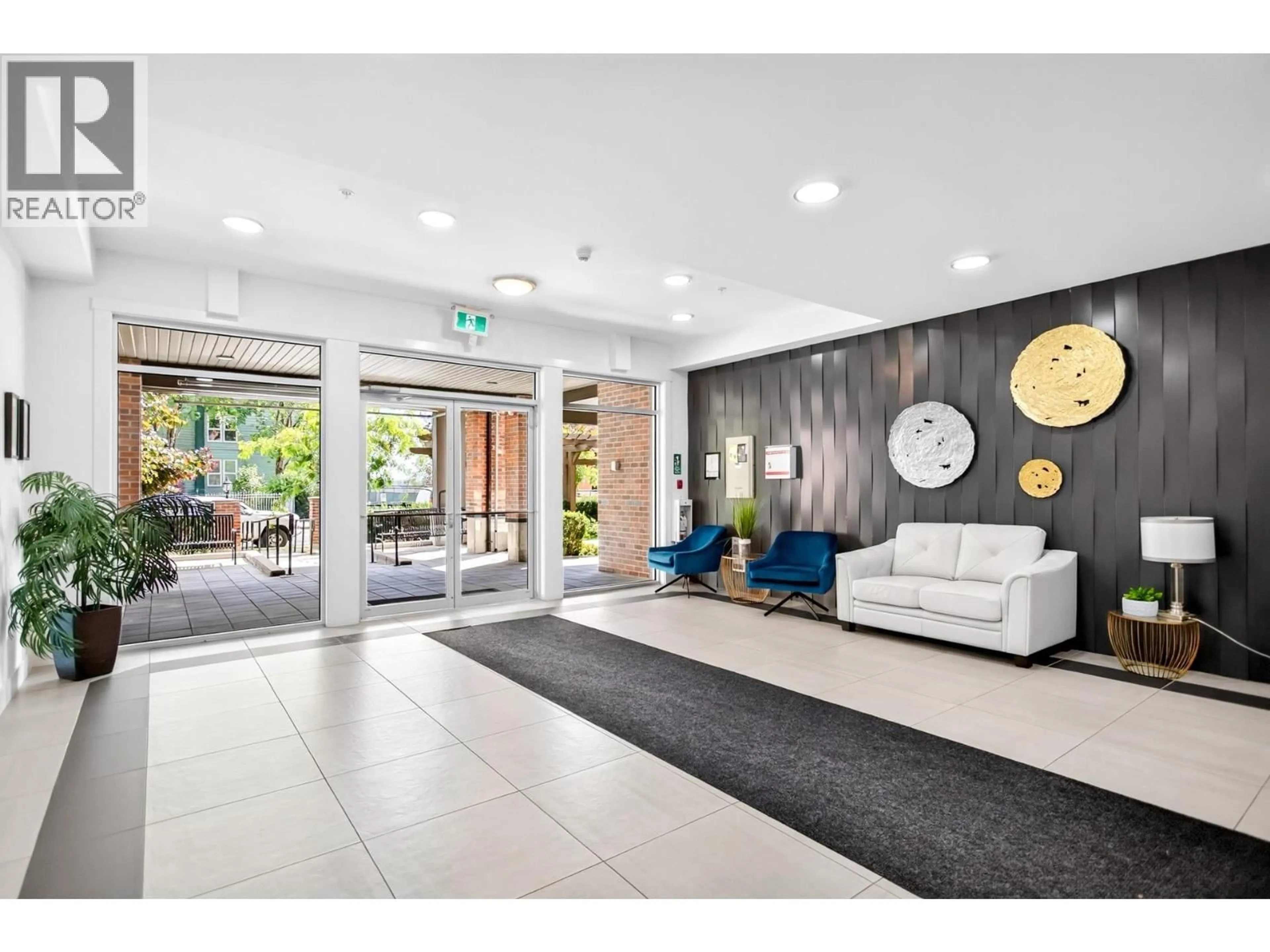Unknown for 401 - 22577 ROYAL CRESCENT, Maple Ridge British Columbia V2X2M2