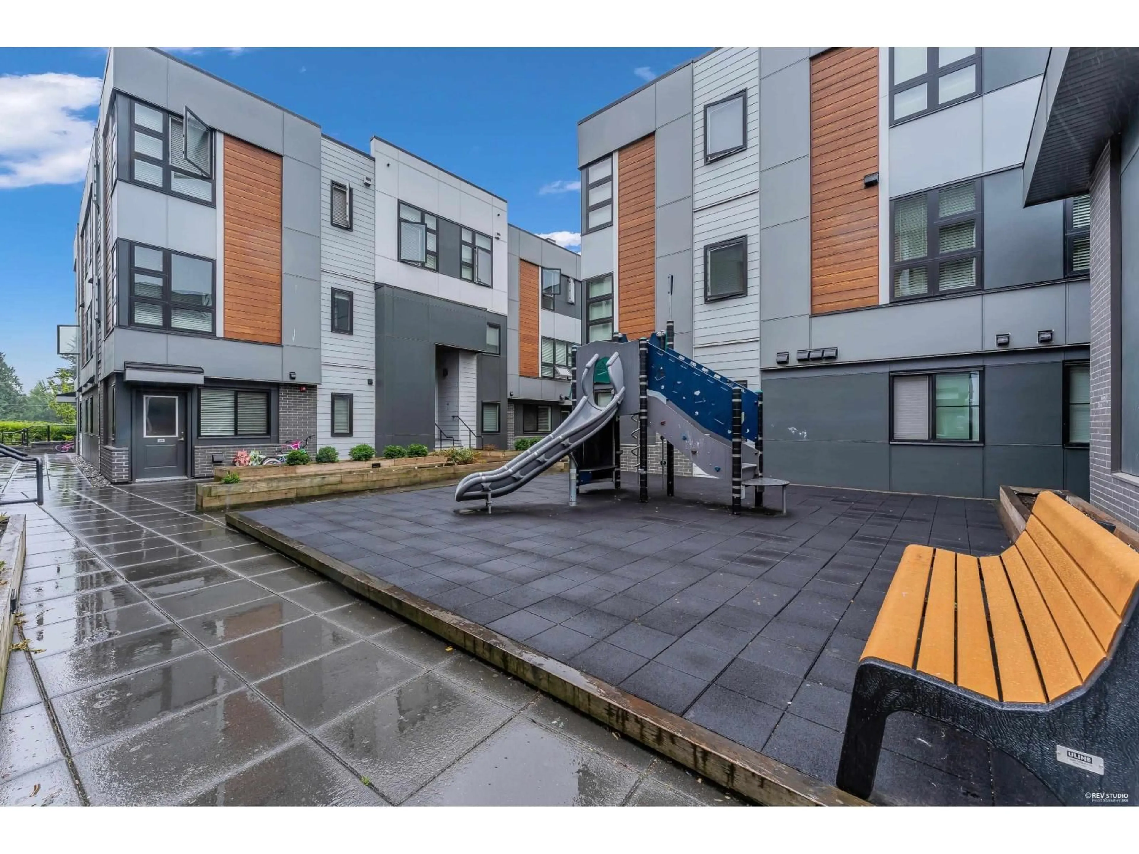 A pic from outside/outdoor area/front of a property/back of a property/a pic from drone, street for 14 - 1419 MCCALLUM ROAD, Abbotsford British Columbia V2S0N1