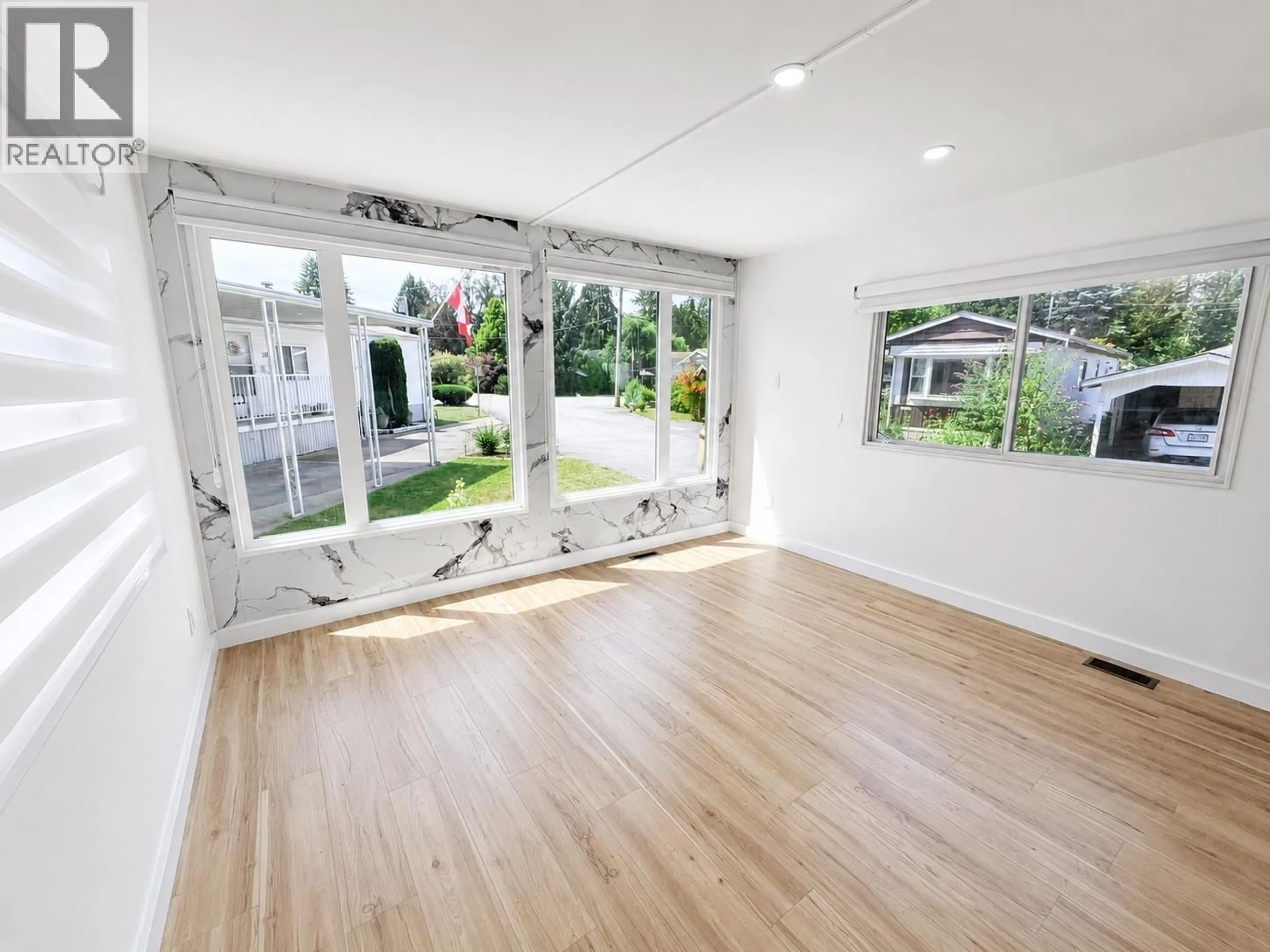 A pic of a room for 18 - 12868 229 STREET, Maple Ridge British Columbia V2X6R1