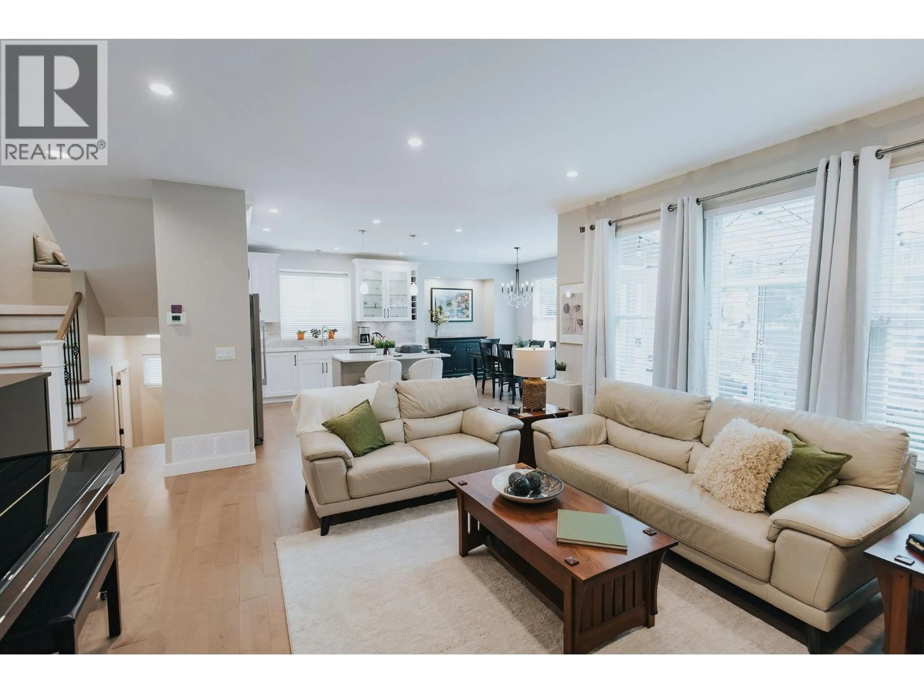 Living room with furniture, unknown for 164 SYCAMORE DRIVE, Port Moody British Columbia V3H0C5