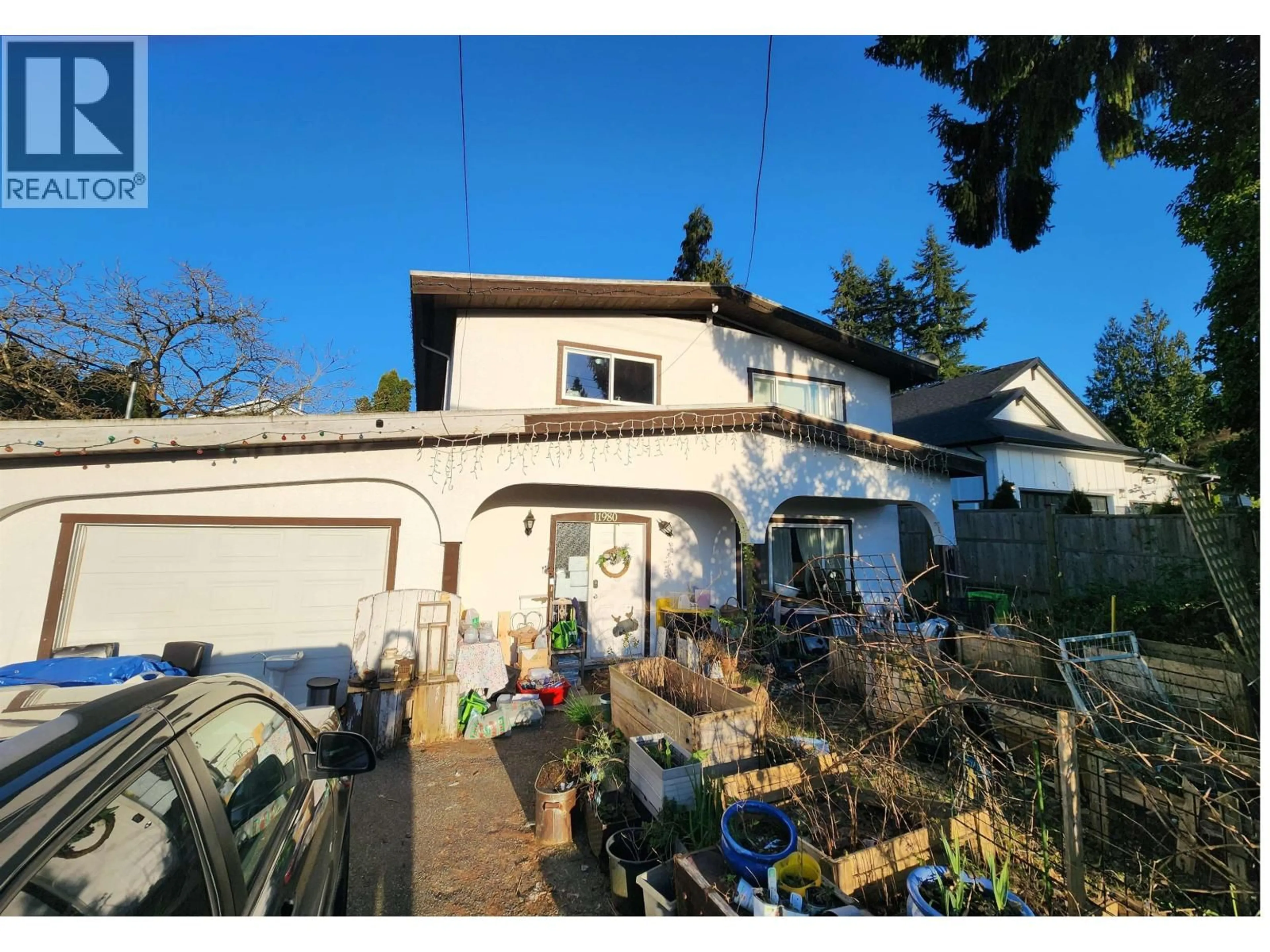 A pic from outside/outdoor area/front of a property/back of a property/a pic from drone, street for 11980 GLENHURST STREET, Maple Ridge British Columbia V2X6V6