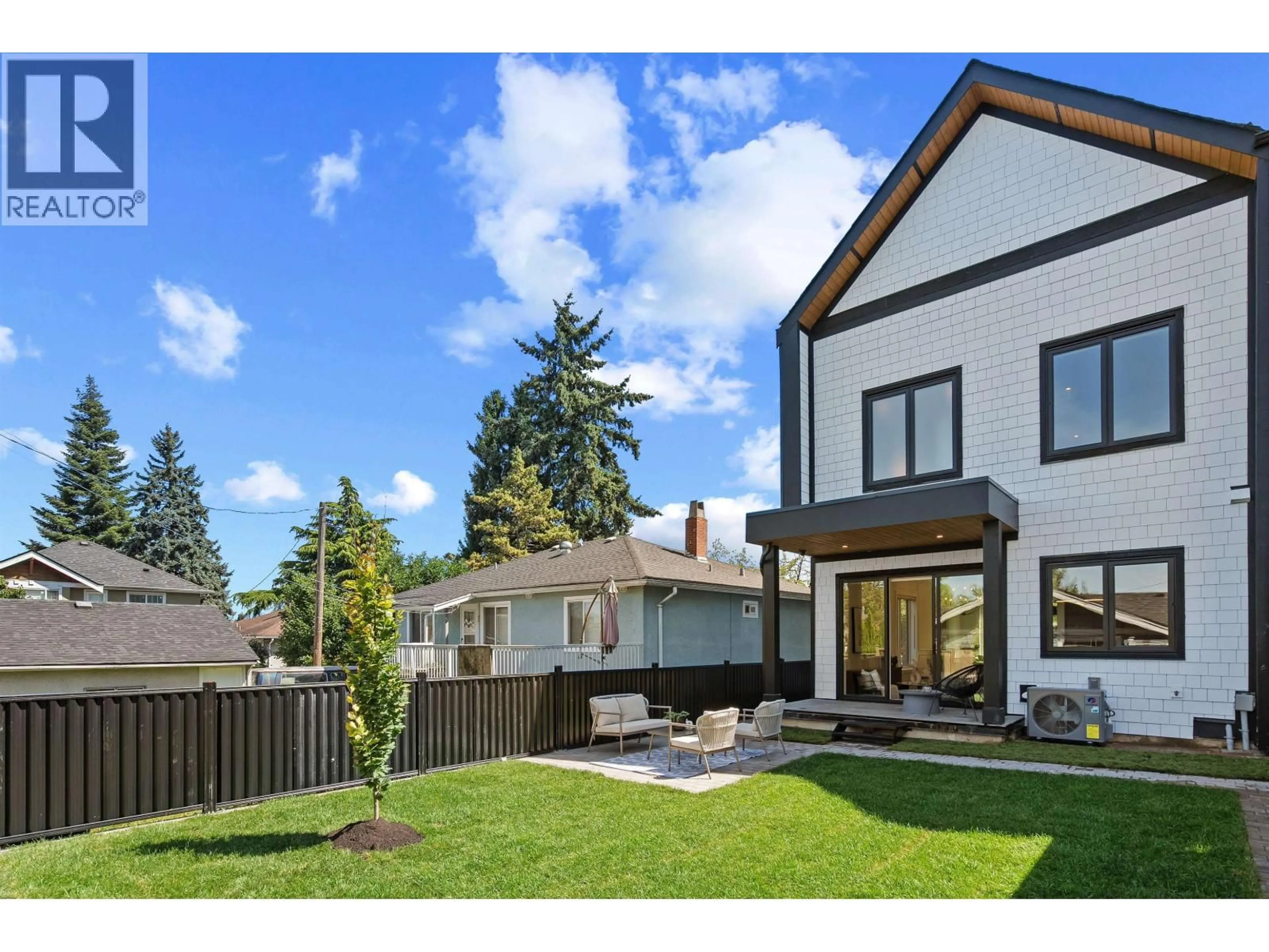 Unknown for 1 - 4845 COMMERCIAL STREET, Vancouver British Columbia V5N4G9