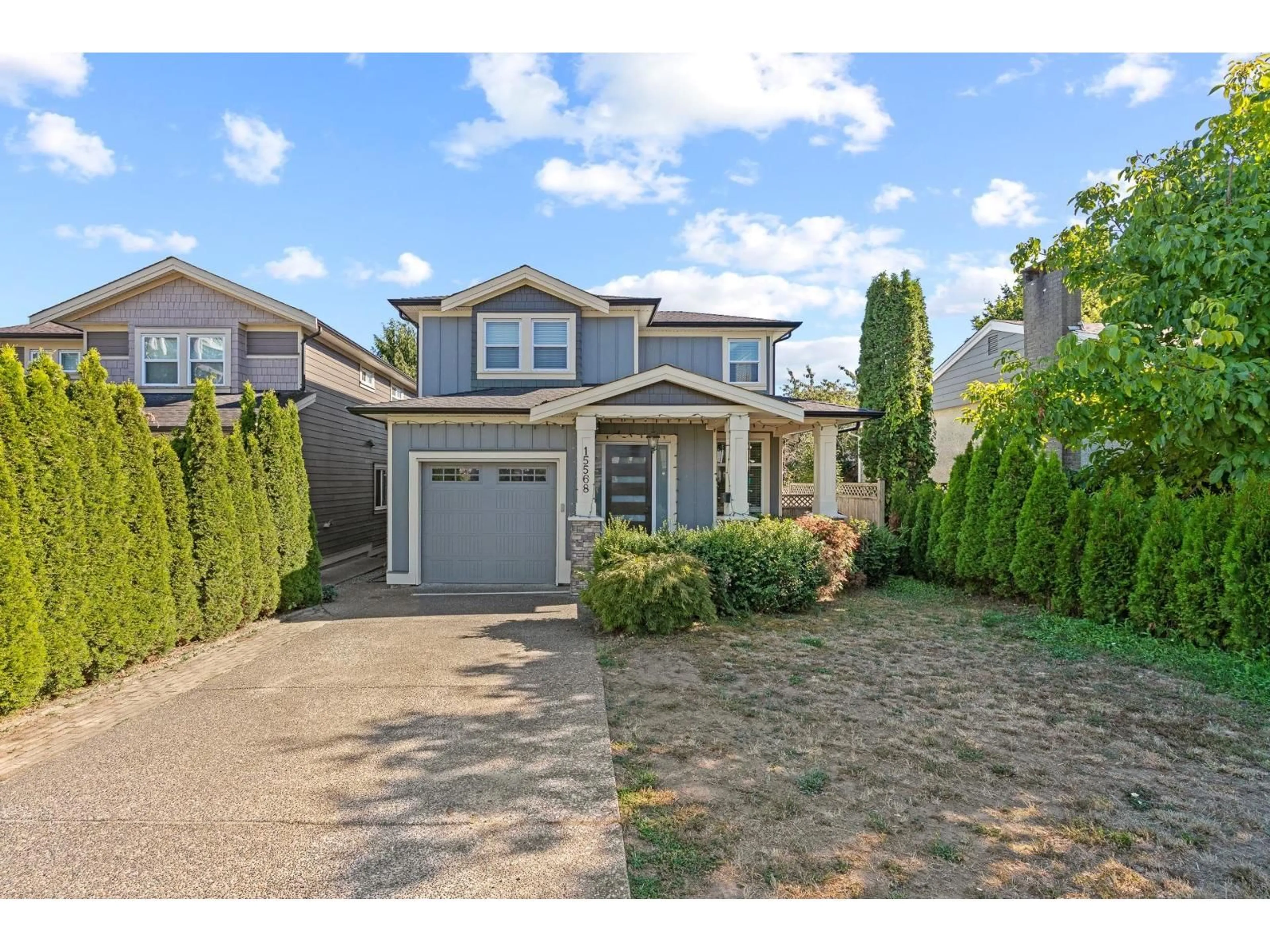 A pic from outside/outdoor area/front of a property/back of a property/a pic from drone, street for 15568 RUSSELL AVENUE, White Rock British Columbia V4B2R3