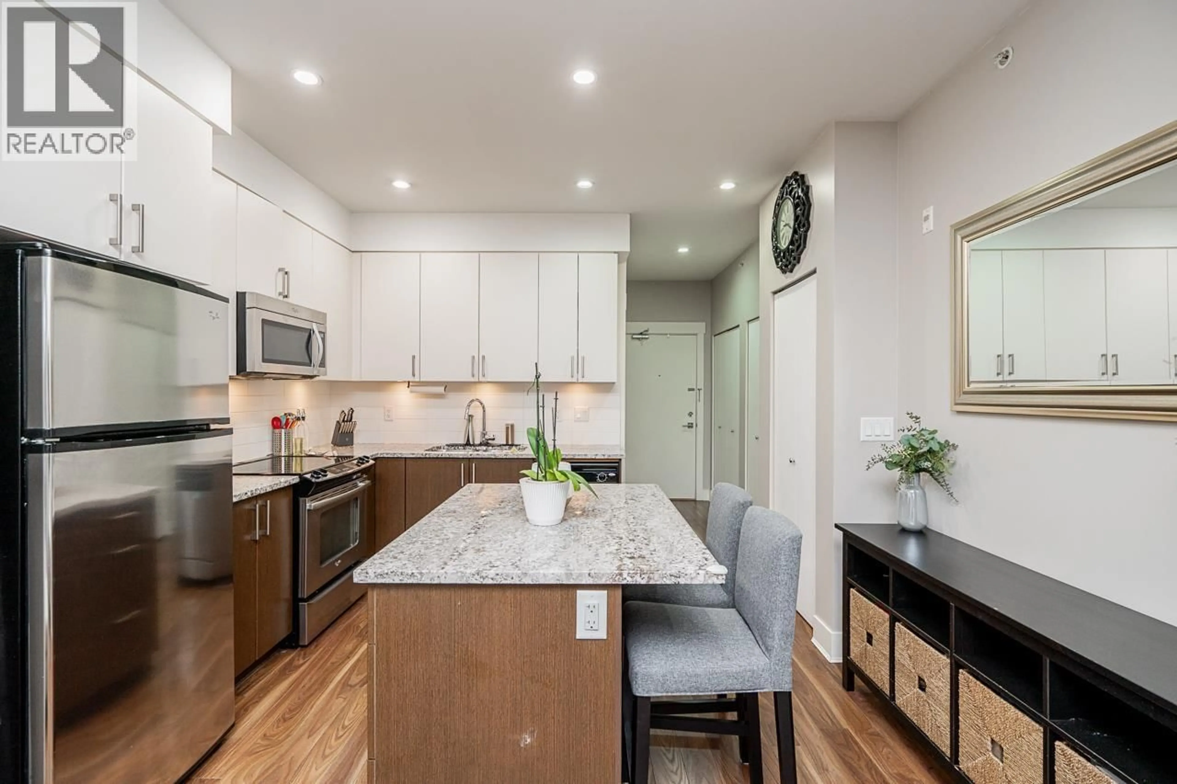 Open concept kitchen, unknown for 419 - 55 EIGHTH AVENUE, New Westminster British Columbia V3L0E8