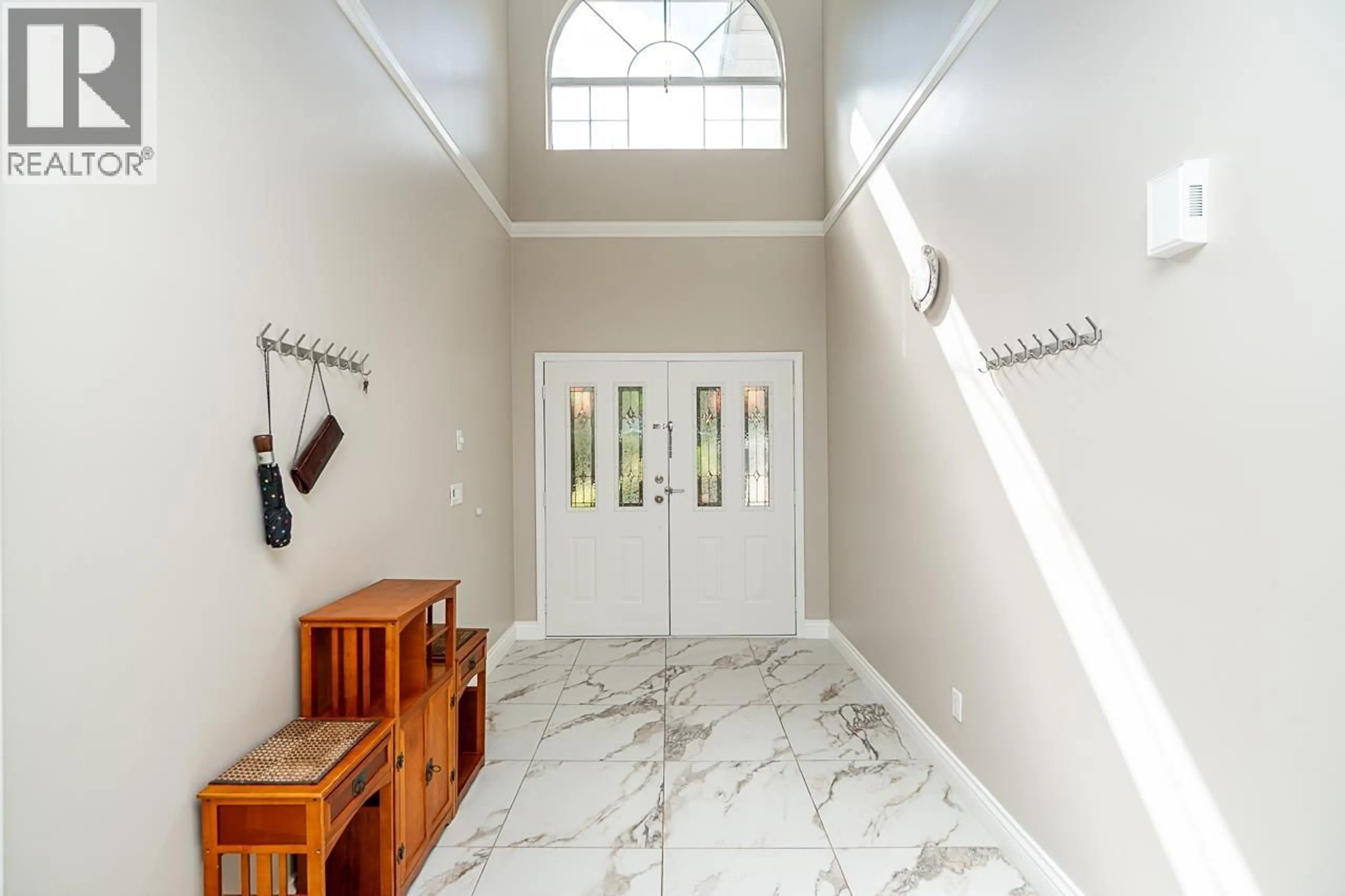 Indoor entryway for 2775 NADINA DRIVE, Coquitlam British Columbia V3C6A5