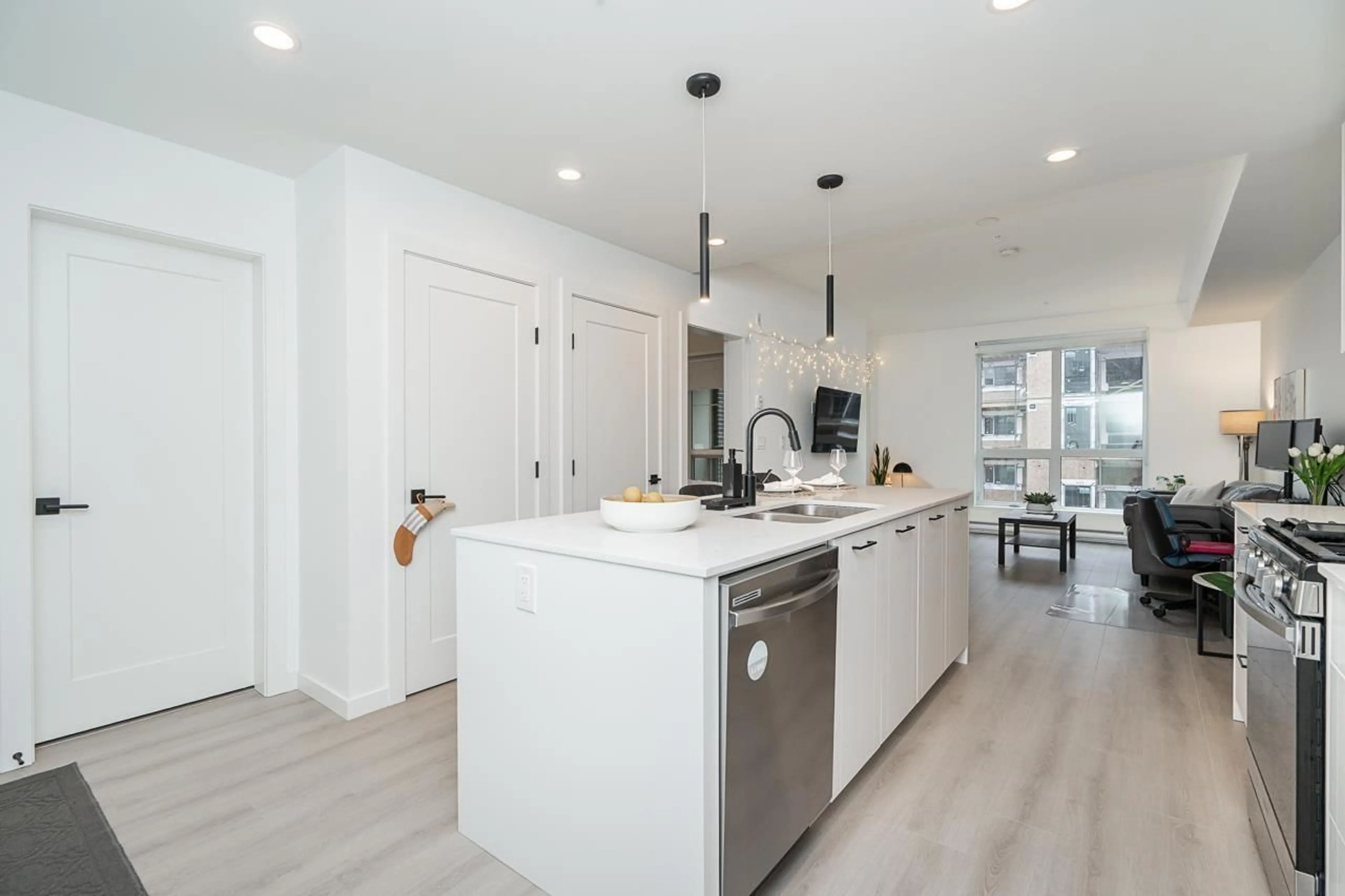 Open concept kitchen, unknown for 209 - 20077 84 AVENUE, Langley British Columbia V2Y3X7