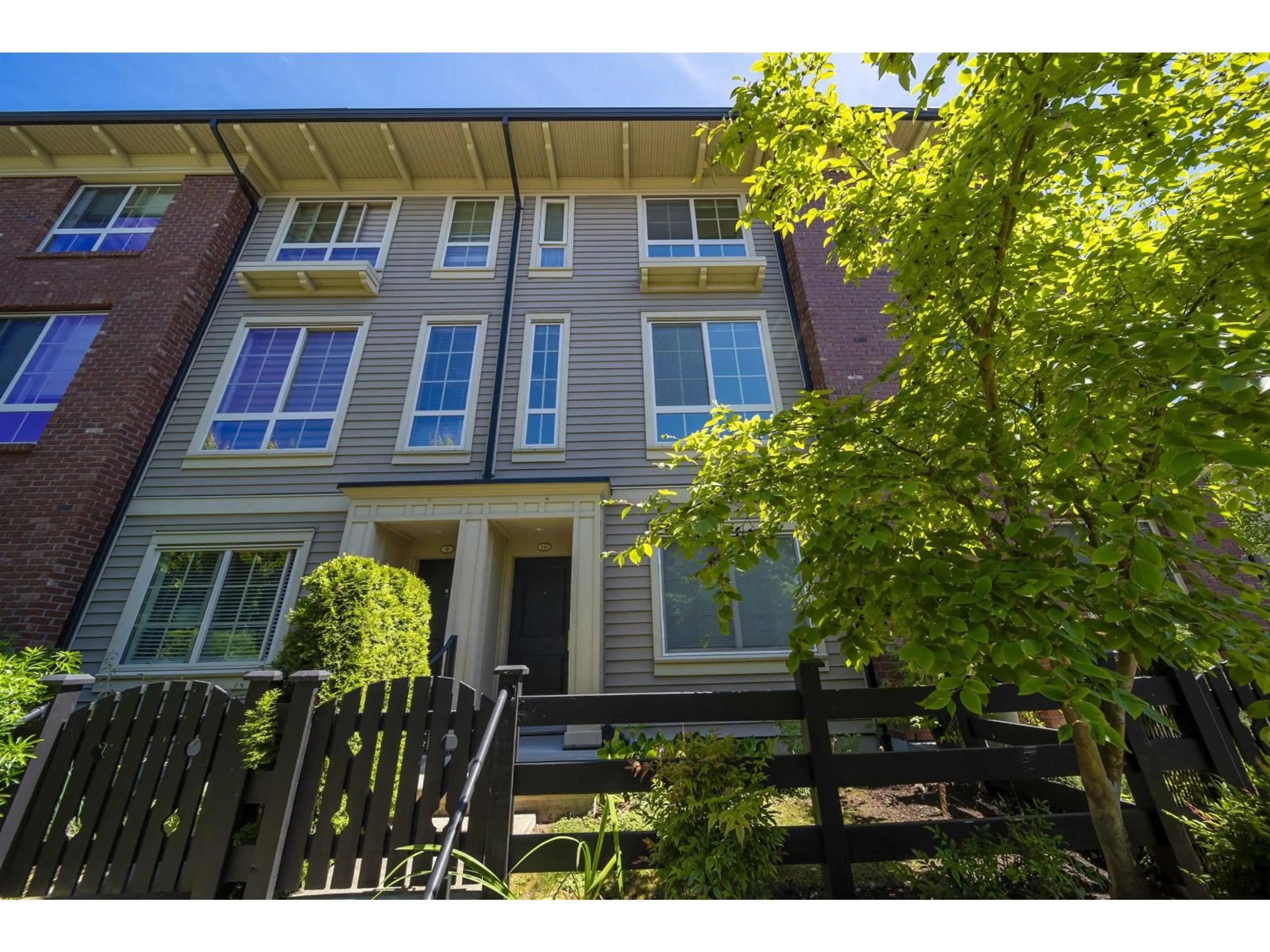 Unknown for 10 - 16260 23A AVENUE, Surrey British Columbia V3Z0P7