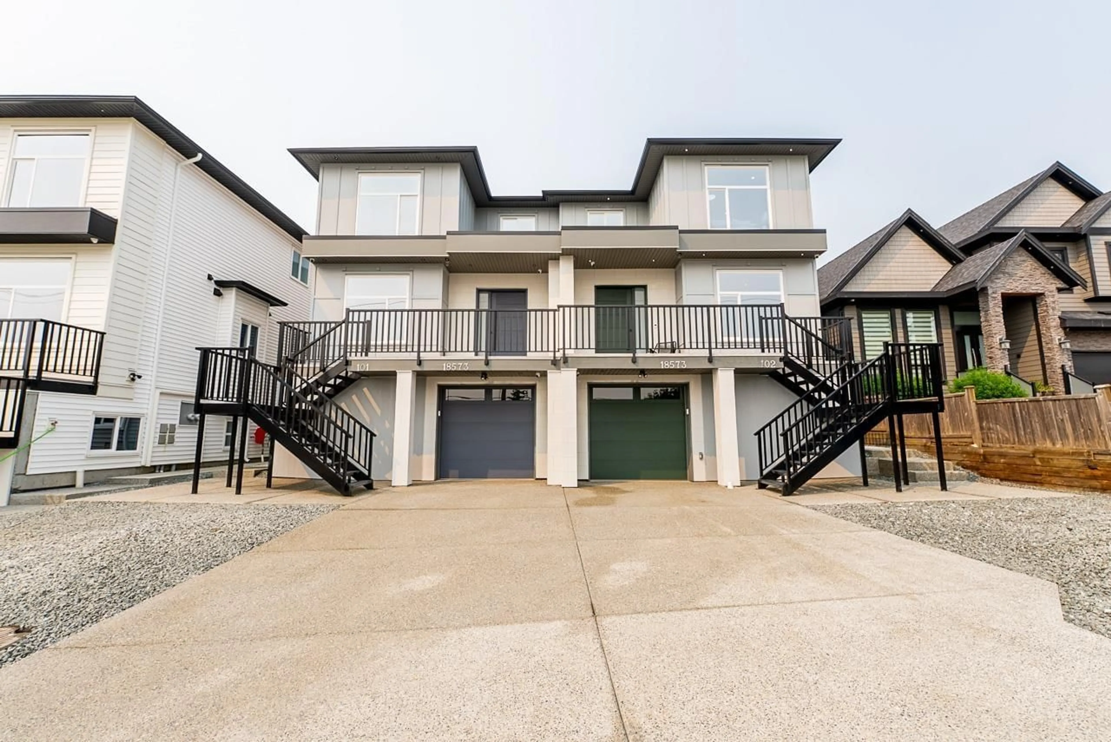 Unknown for 102 - 18573 56 AVENUE, Surrey British Columbia V3S8J3