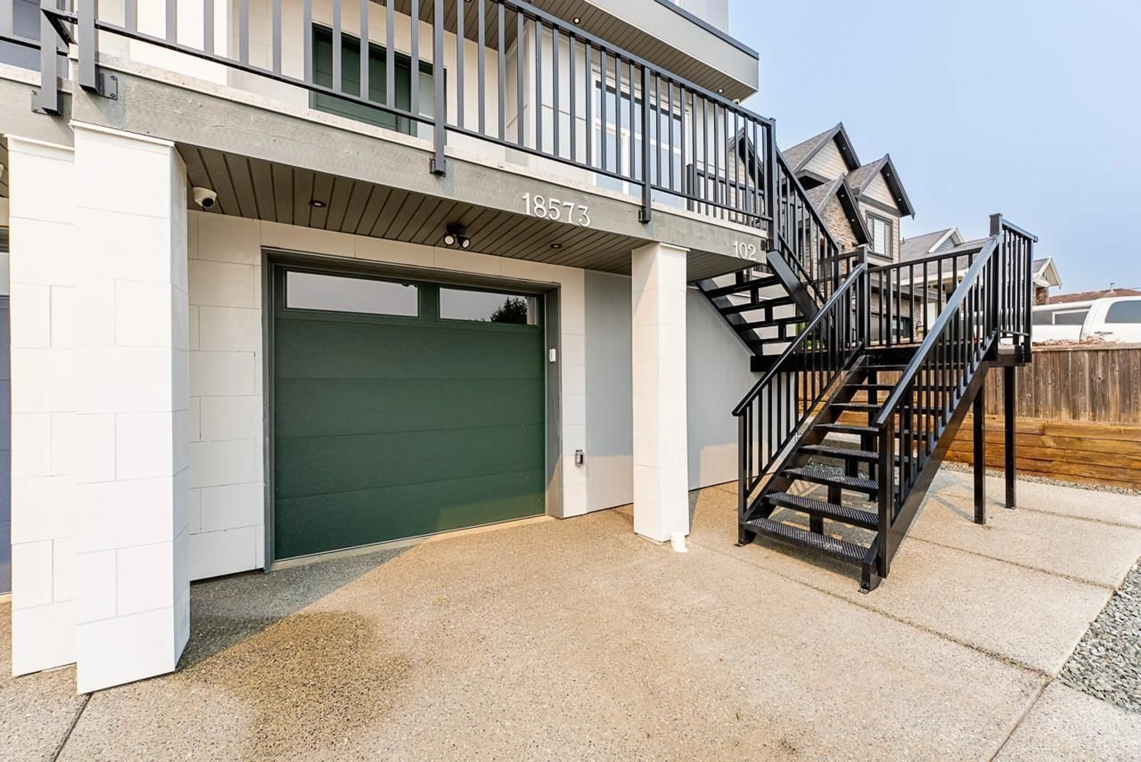 Unknown for 102 - 18573 56 AVENUE, Surrey British Columbia V3S8J3