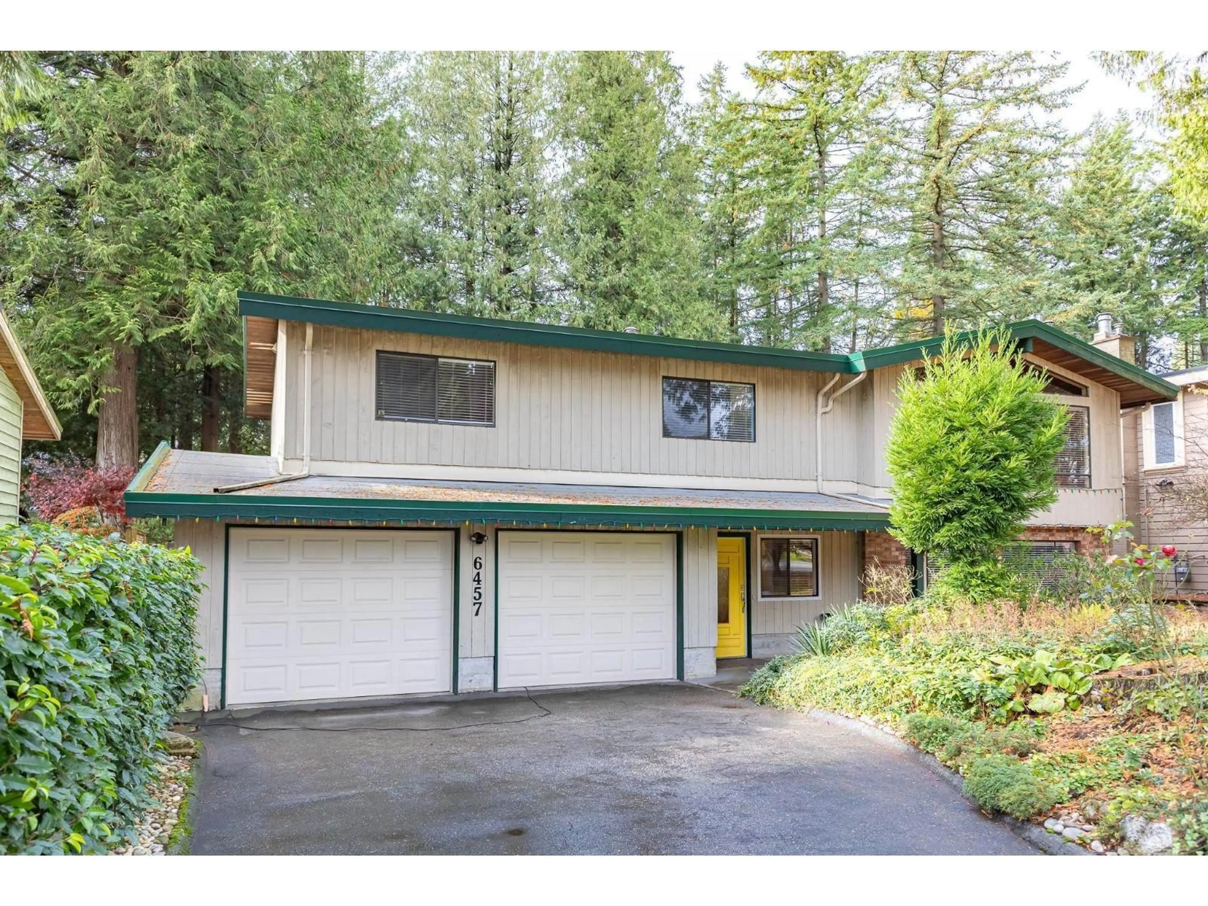 Home with vinyl exterior material, street for 6457 SUMMIT CRESCENT, Delta British Columbia V4E2C3