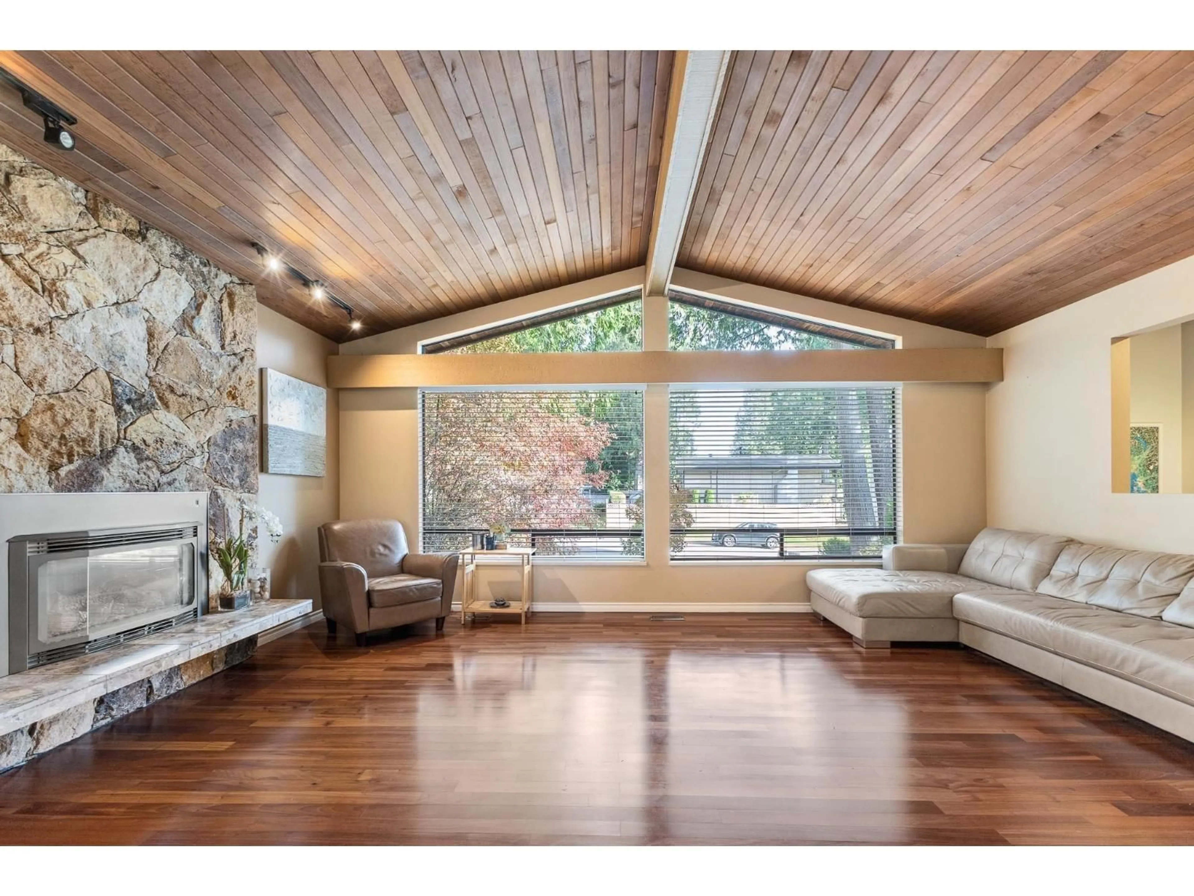 Unknown for 6457 SUMMIT CRESCENT, Delta British Columbia V4E2C3