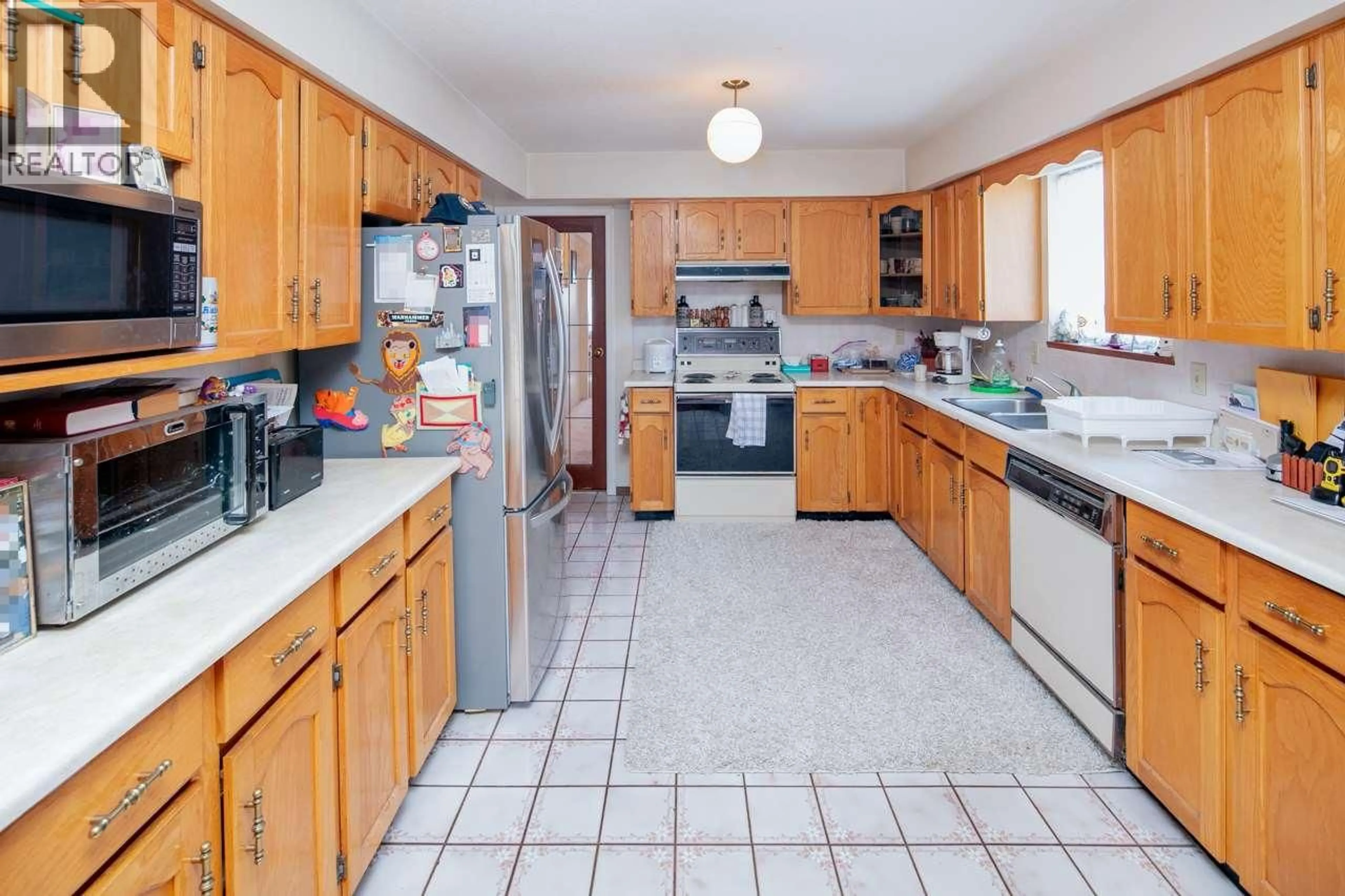 Standard kitchen, ceramic/tile floor for 4391 WESTMINSTER HIGHWAY, Richmond British Columbia V7C1B6