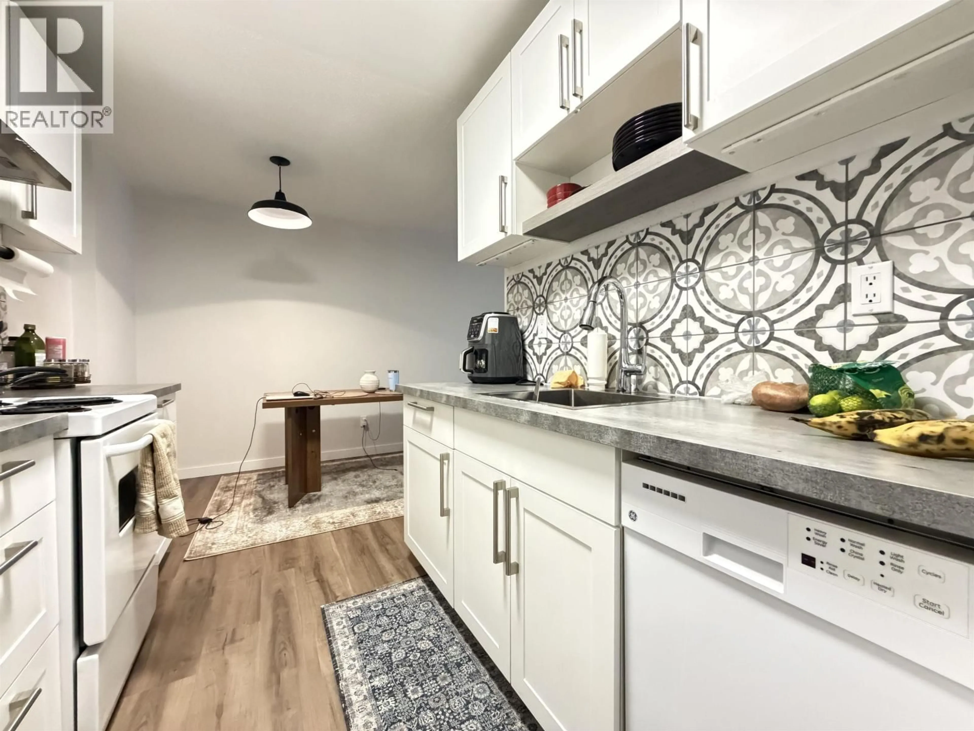 Open concept kitchen, ceramic/tile floor for 412 - 280 BROADWAY AVENUE, Williams Lake British Columbia V2G4J7