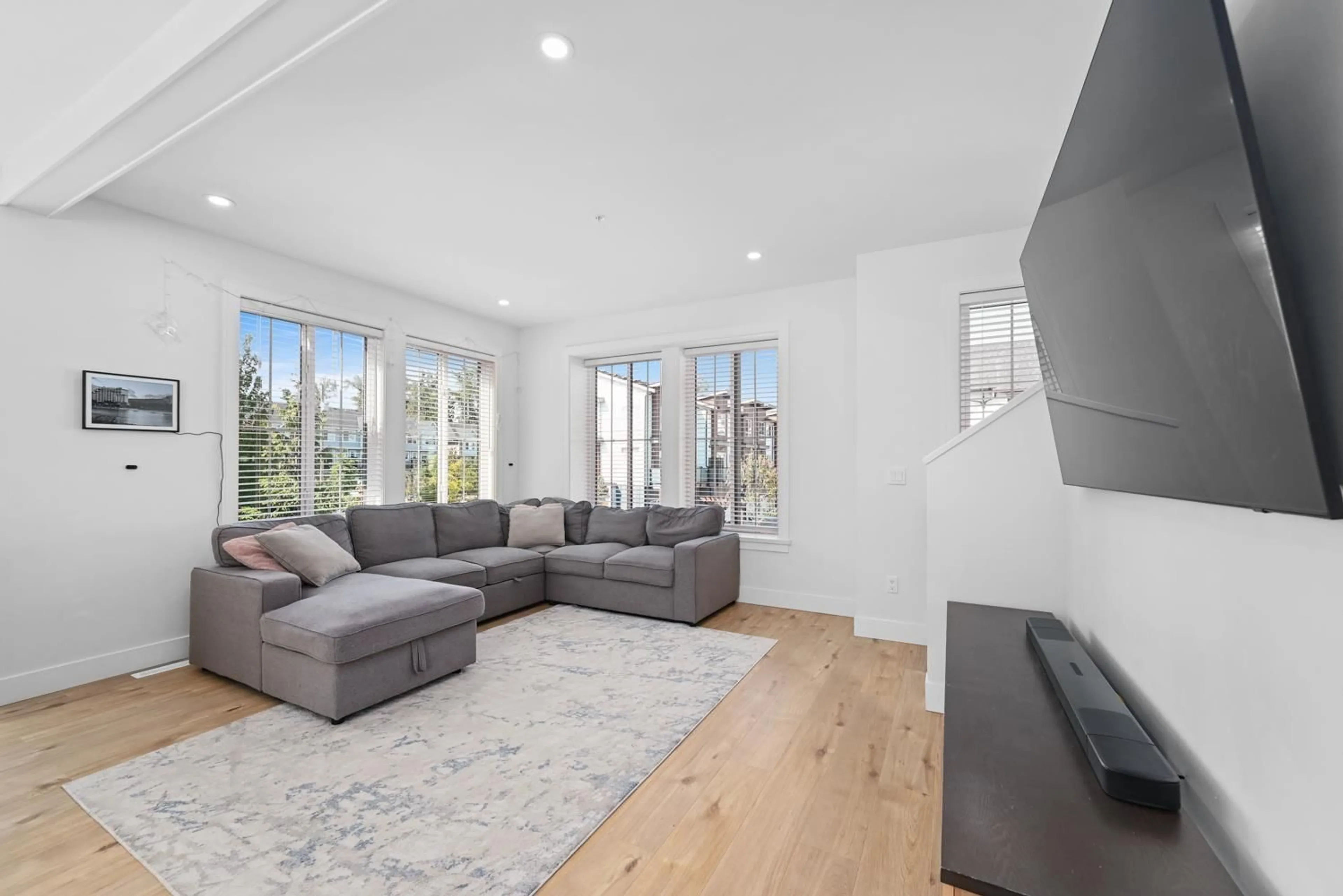 Living room with furniture, unknown for 37 - 20189 84 AVENUE, Langley British Columbia V2Y3P7