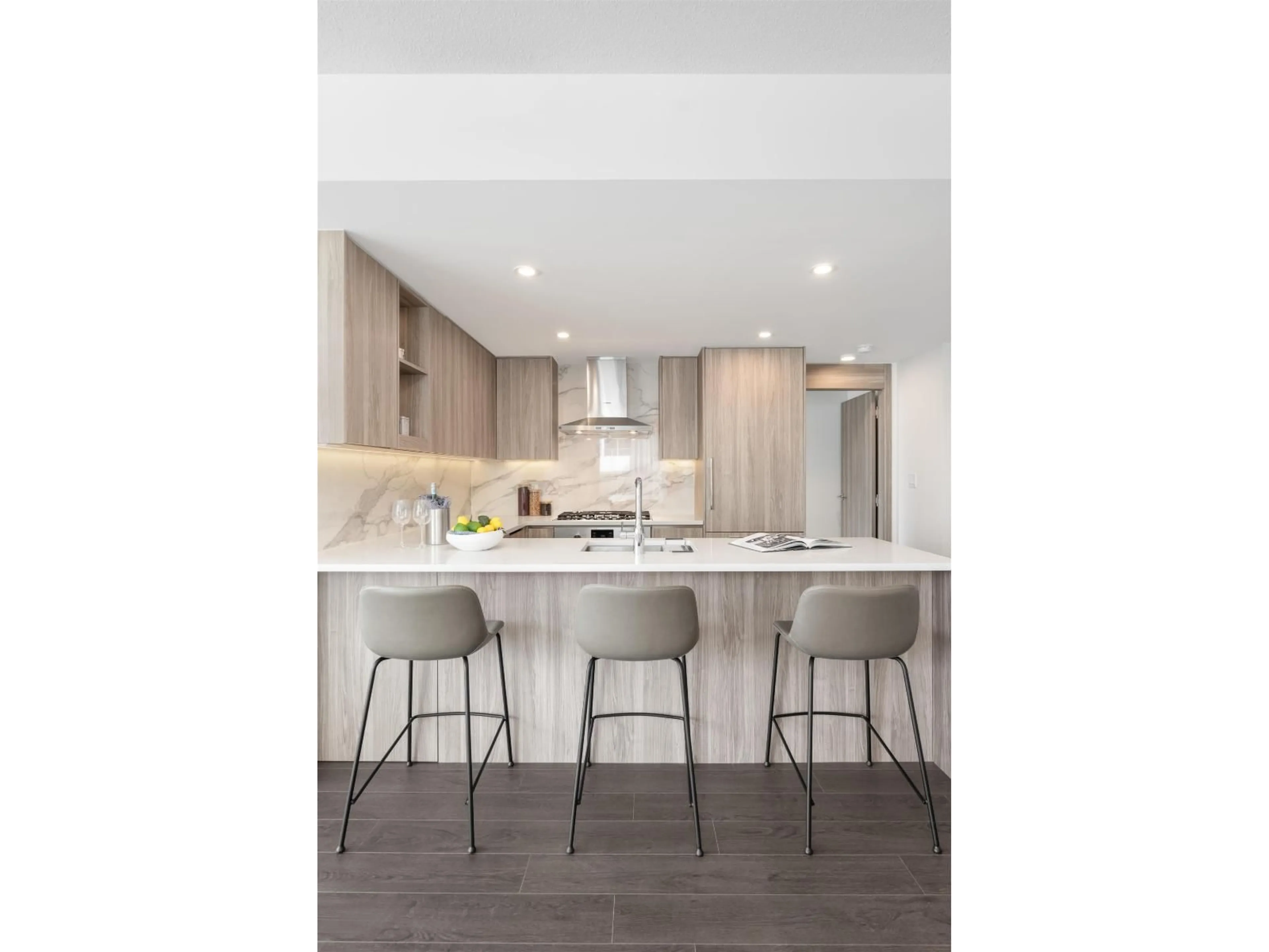 Contemporary kitchen, unknown for 3506 - 13778 100 AVENUE, Surrey British Columbia V3T0V3