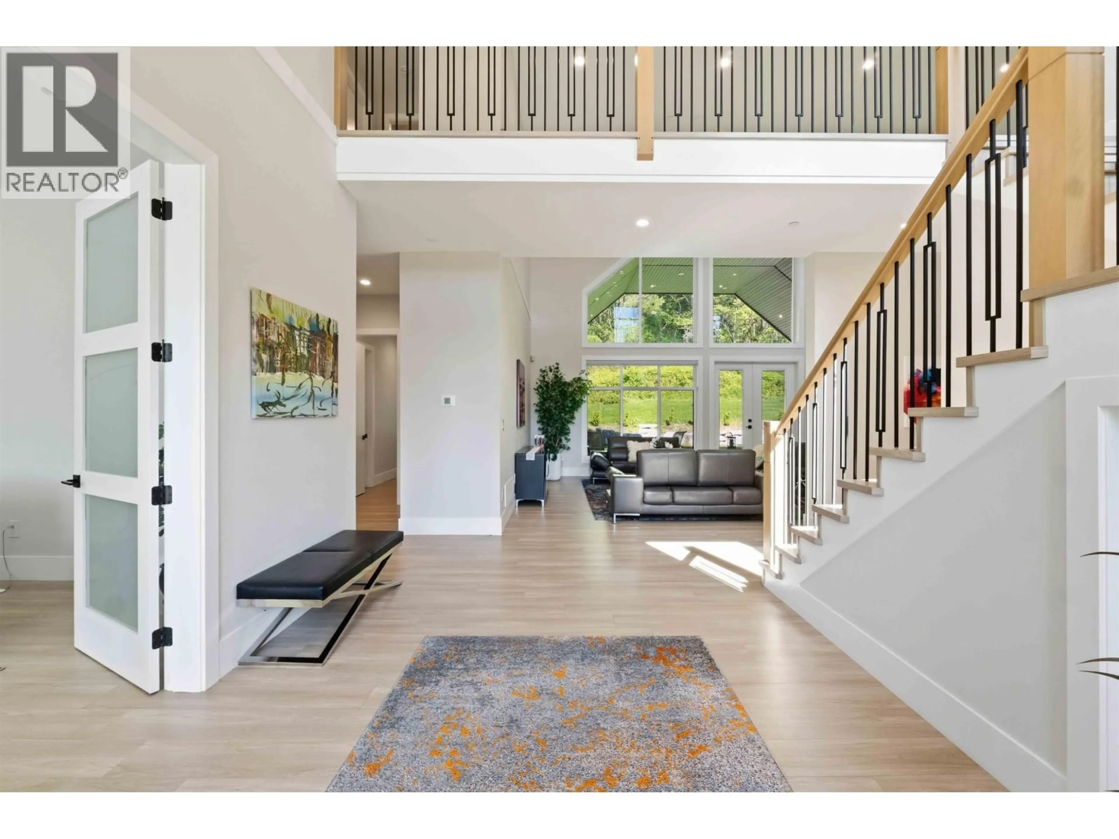Indoor entryway for 27107 RIVER ROAD, Maple Ridge British Columbia V2W1M4