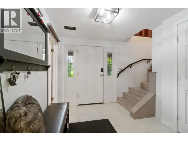 309 GLOUCESTER COURT, Coquitlam 2