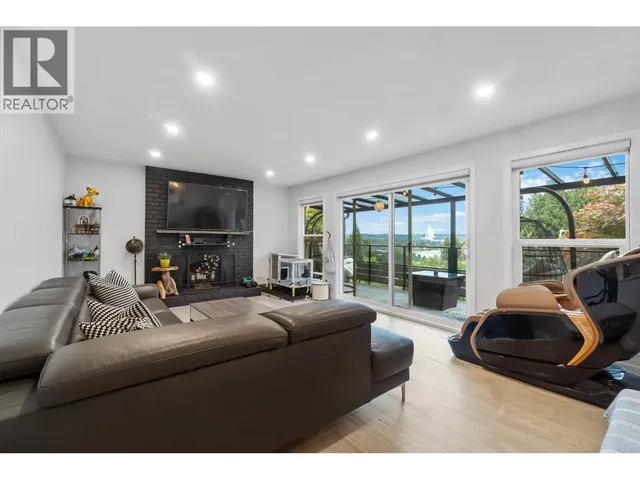 309 GLOUCESTER COURT, Coquitlam 5