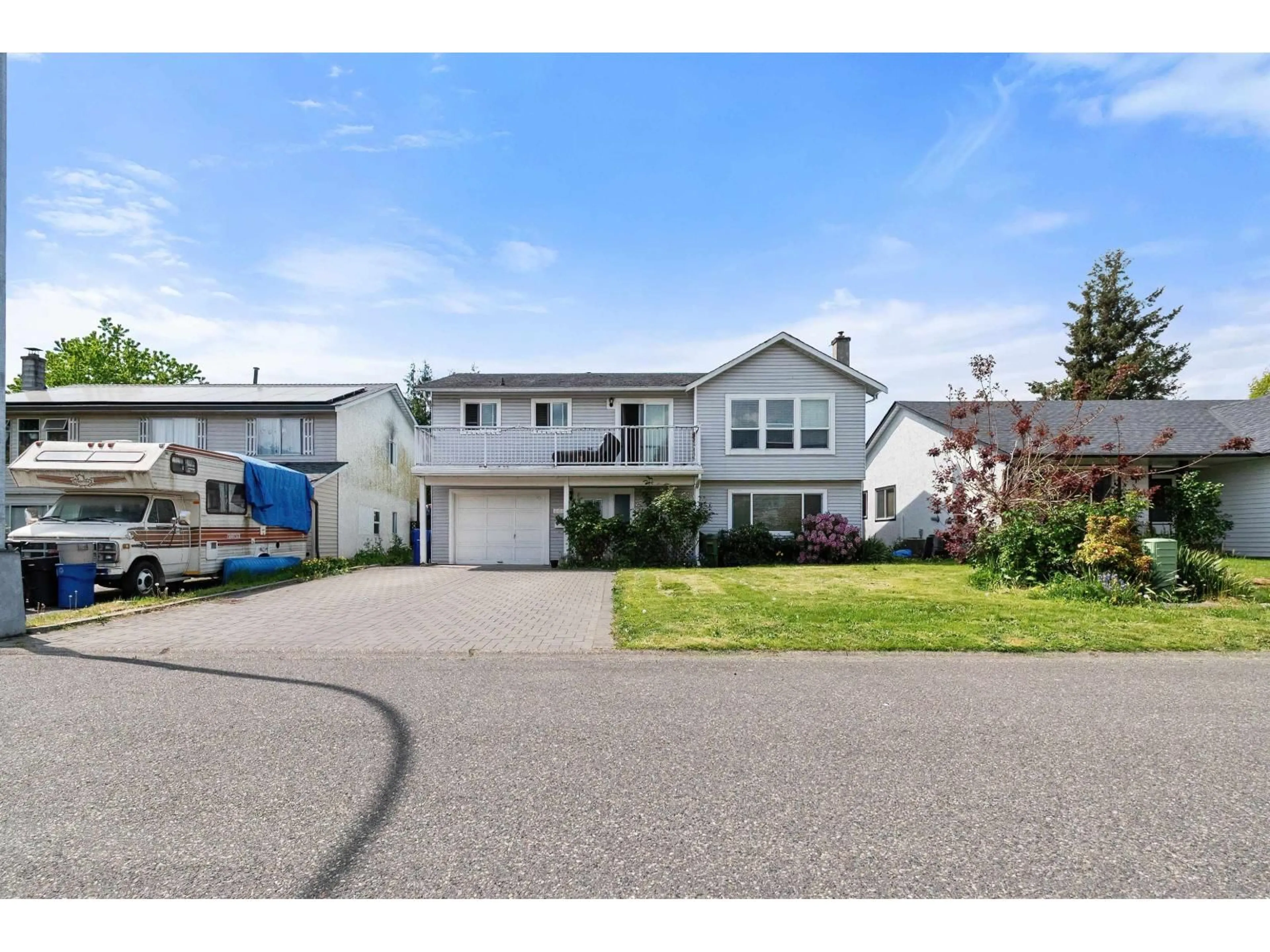 Home with vinyl exterior material, street for 8683 TILSTON STREET, Chilliwack British Columbia V2P7R6