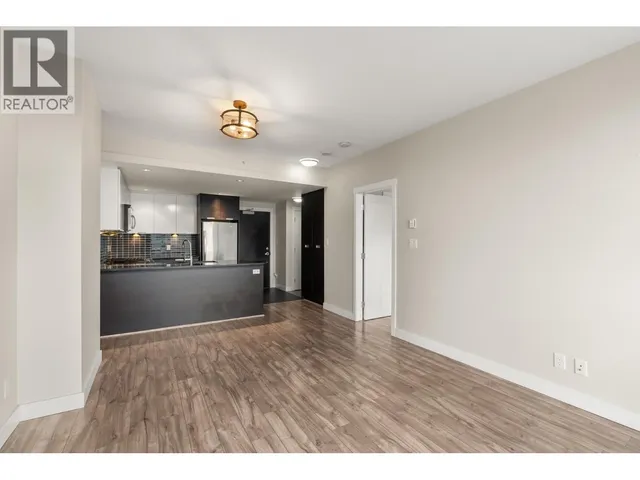 802 - 2968 GLEN DRIVE, Coquitlam 2