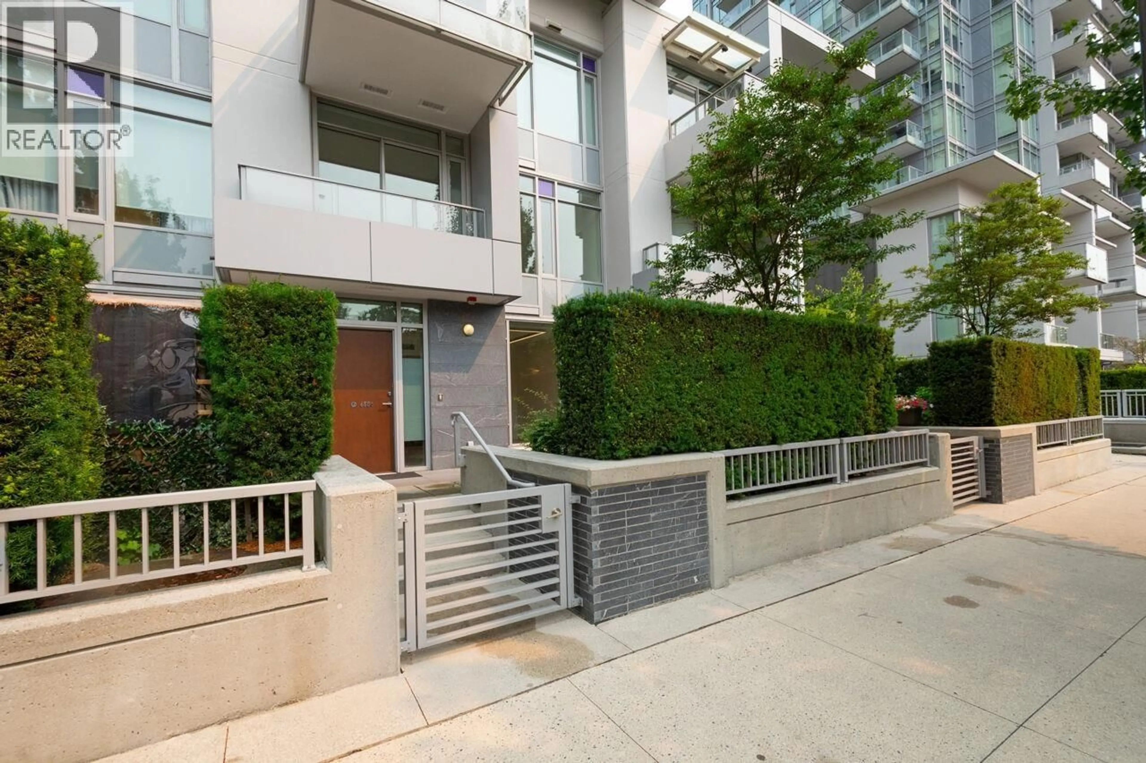 Patio, street for 6556 NELSON AVENUE, Burnaby British Columbia V5H0G6