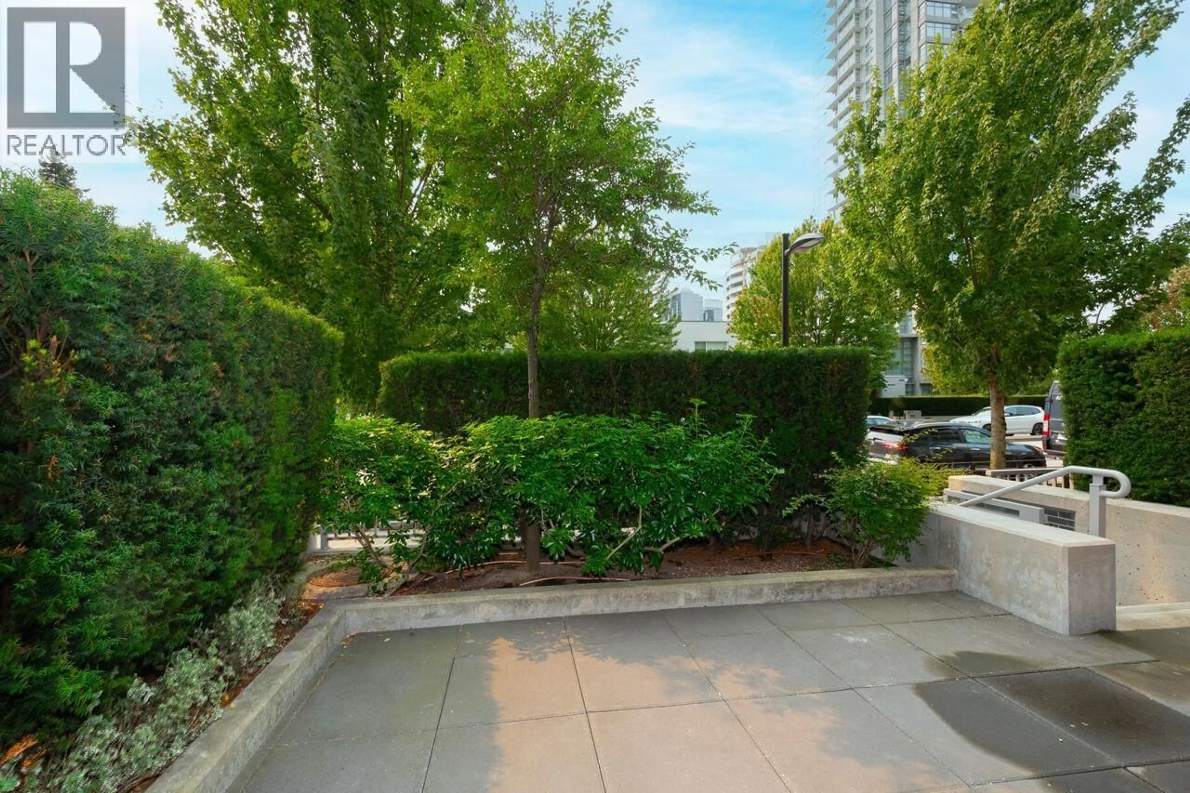 Patio, street for 6556 NELSON AVENUE, Burnaby British Columbia V5H0G6