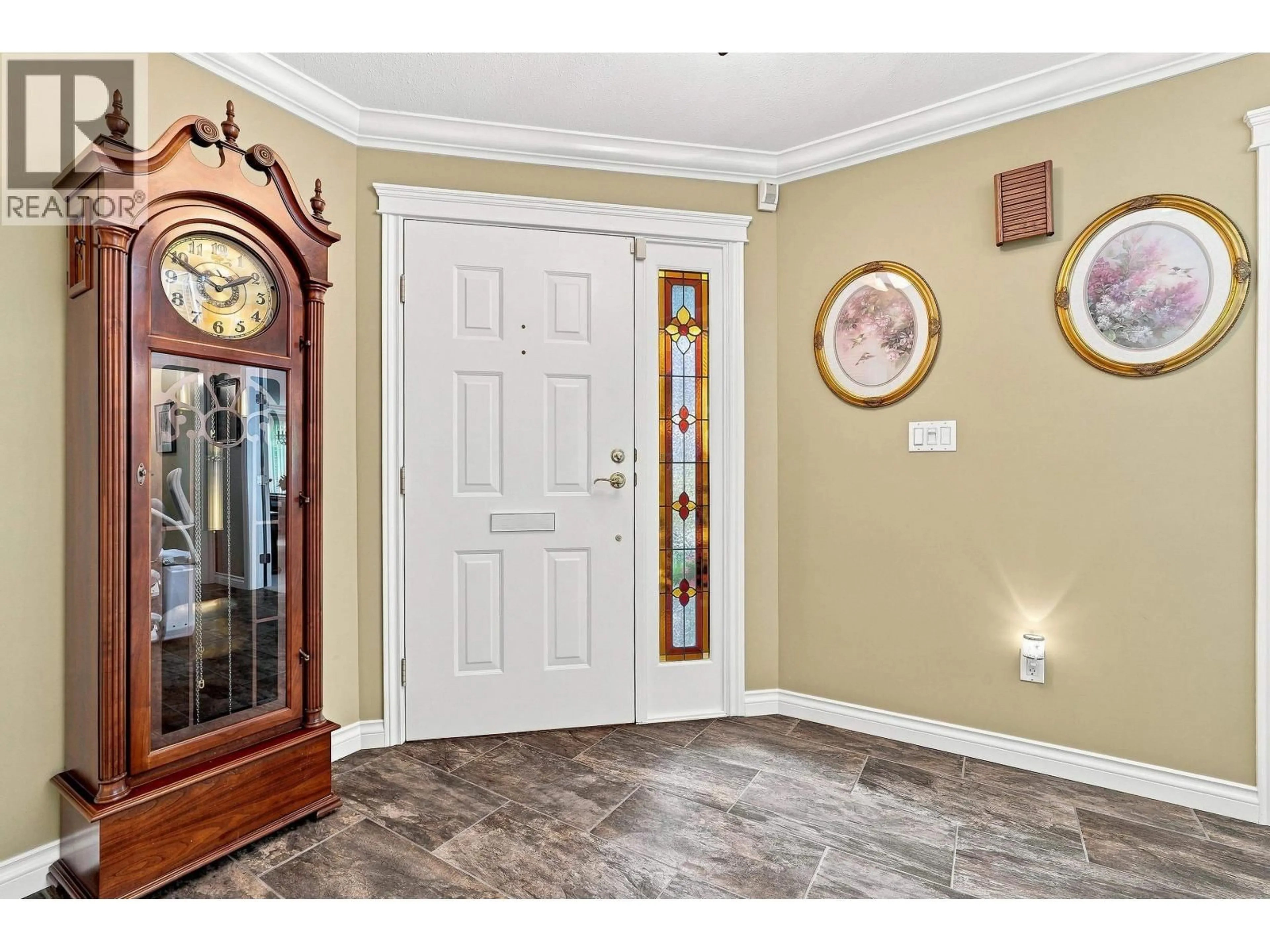 Indoor entryway for 4692 55A STREET, Ladner British Columbia V4K4H2