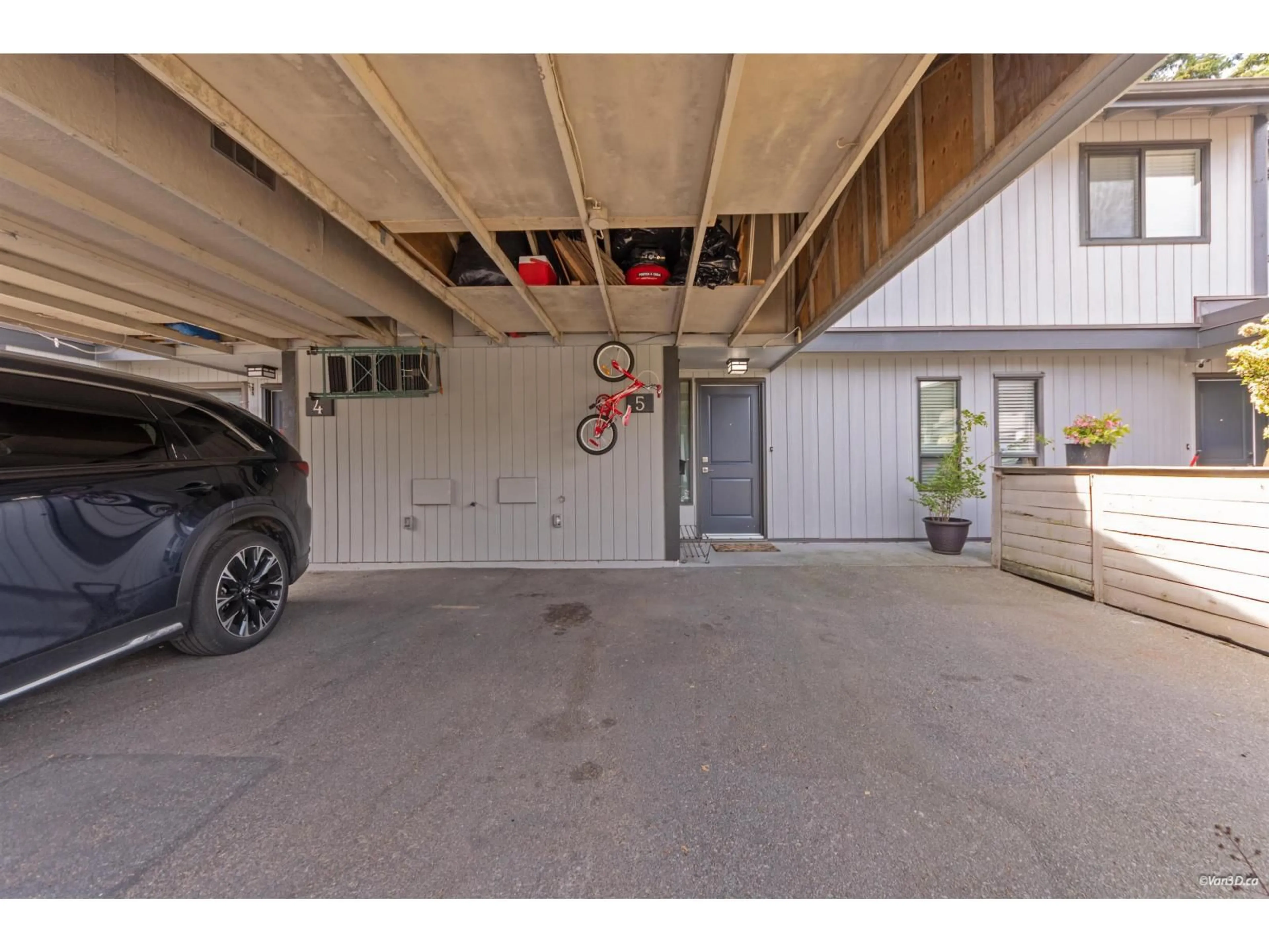 Indoor garage for 5 - 6712 BAKER ROAD, Delta British Columbia V4E2V3