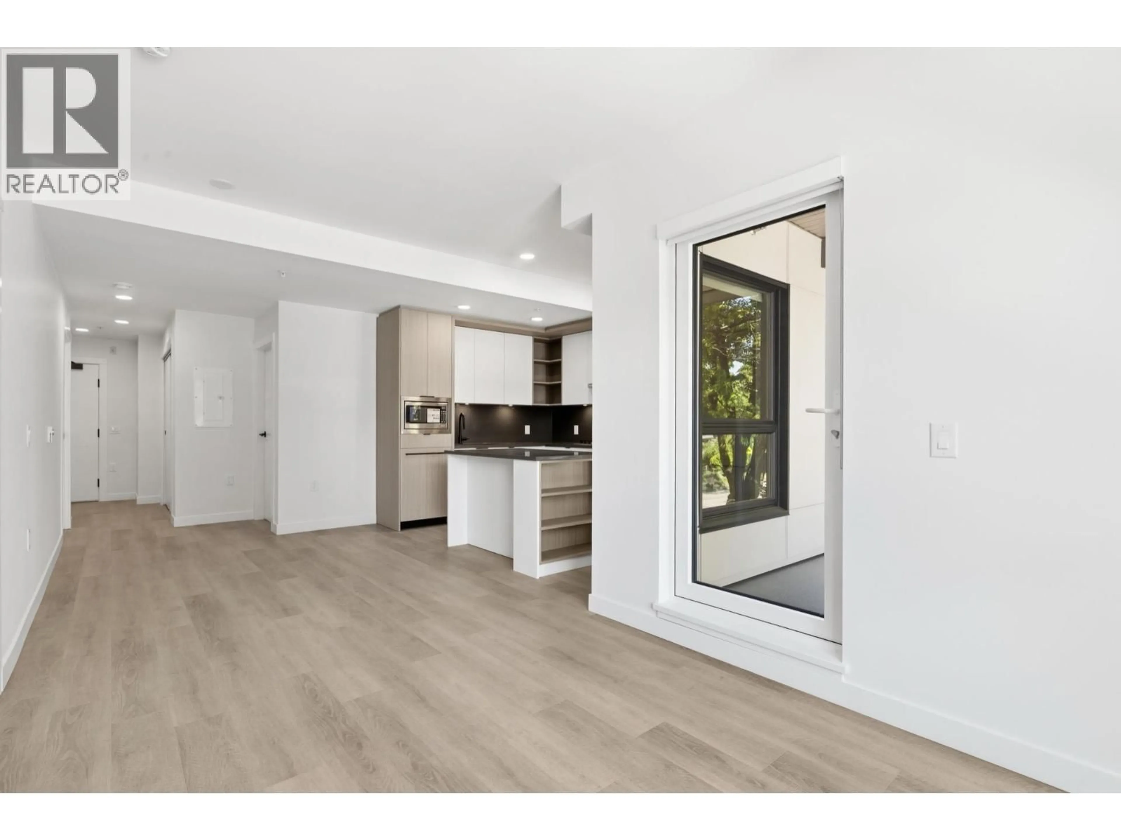 Unknown for 203 - 2268 BROADWAY, Vancouver British Columbia V5N0L2