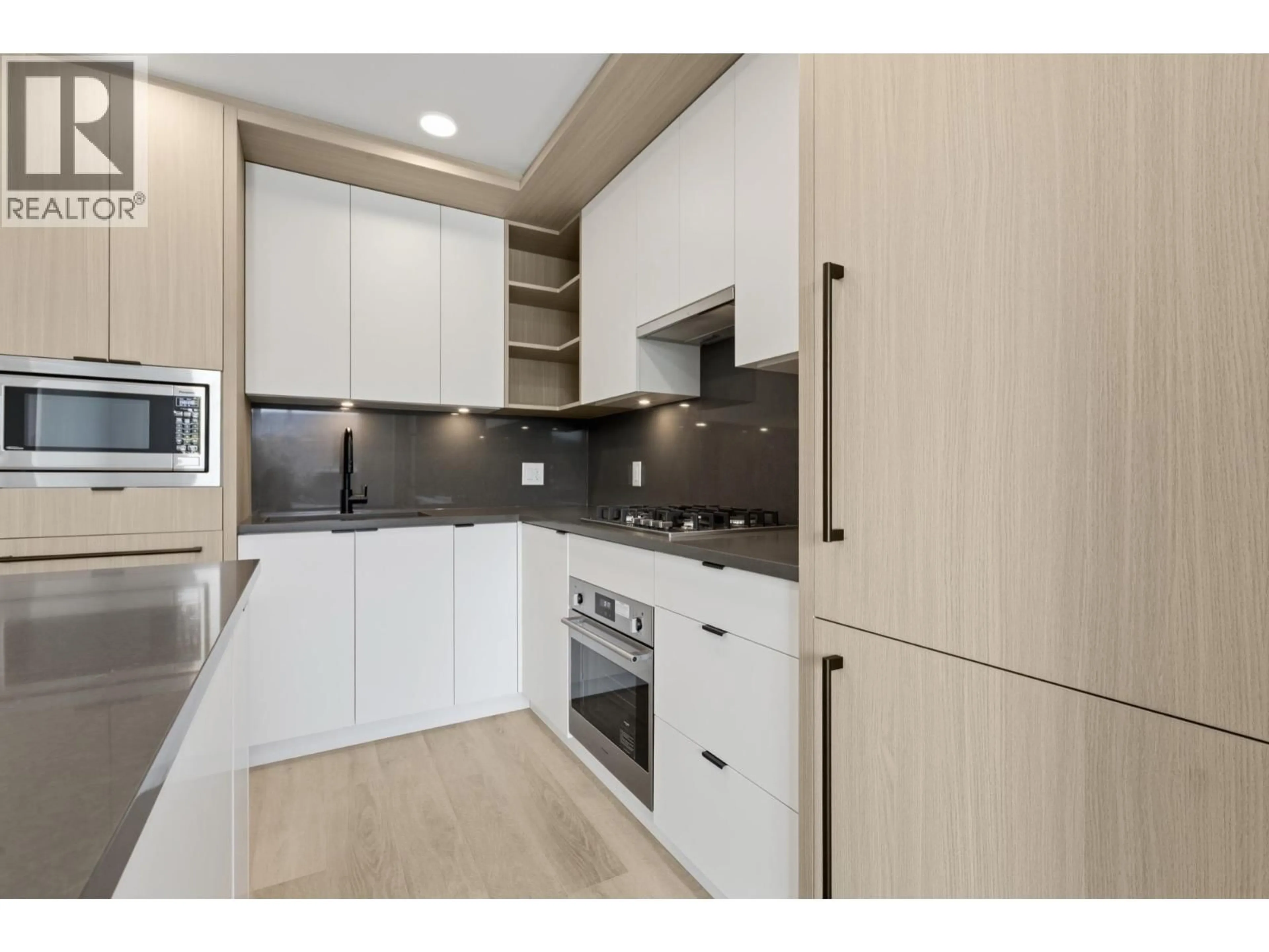 Standard kitchen, unknown for 504 - 2268 BROADWAY, Vancouver British Columbia V5N0L2