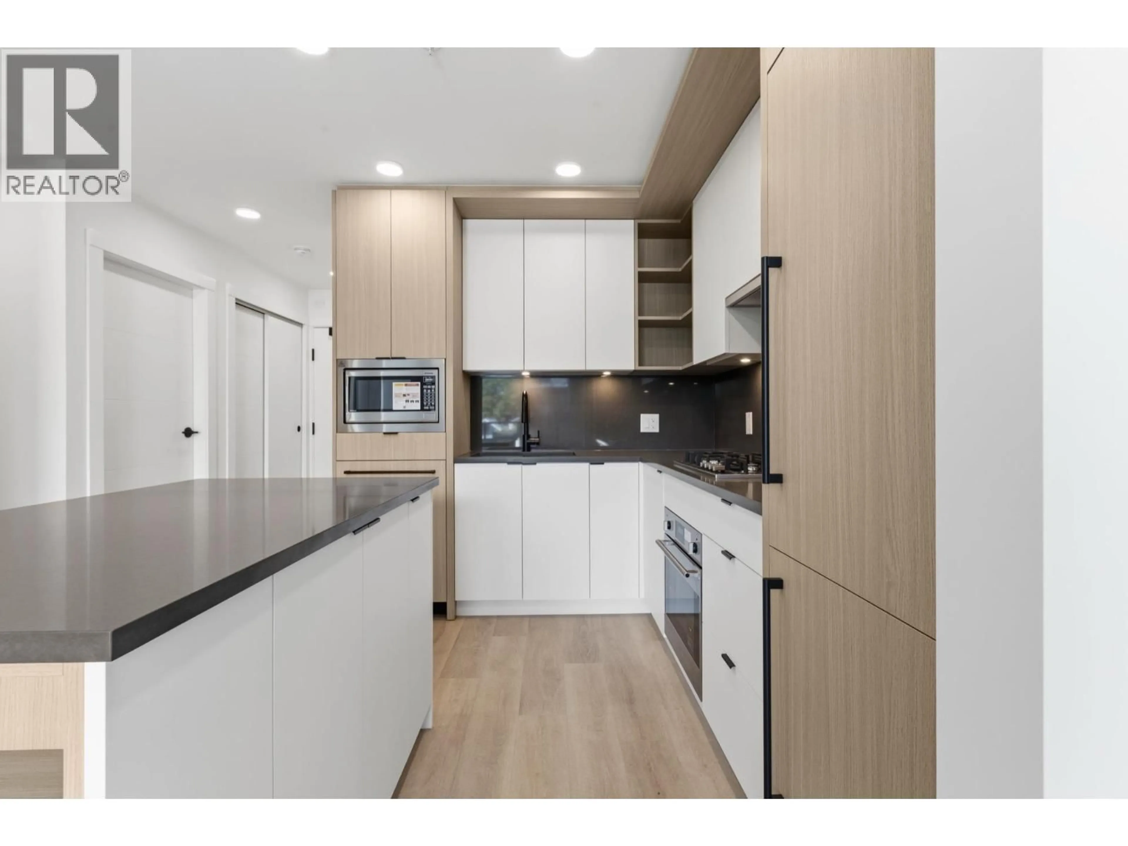 Contemporary kitchen, unknown for 404 - 2268 BROADWAY, Vancouver British Columbia V5N0L2