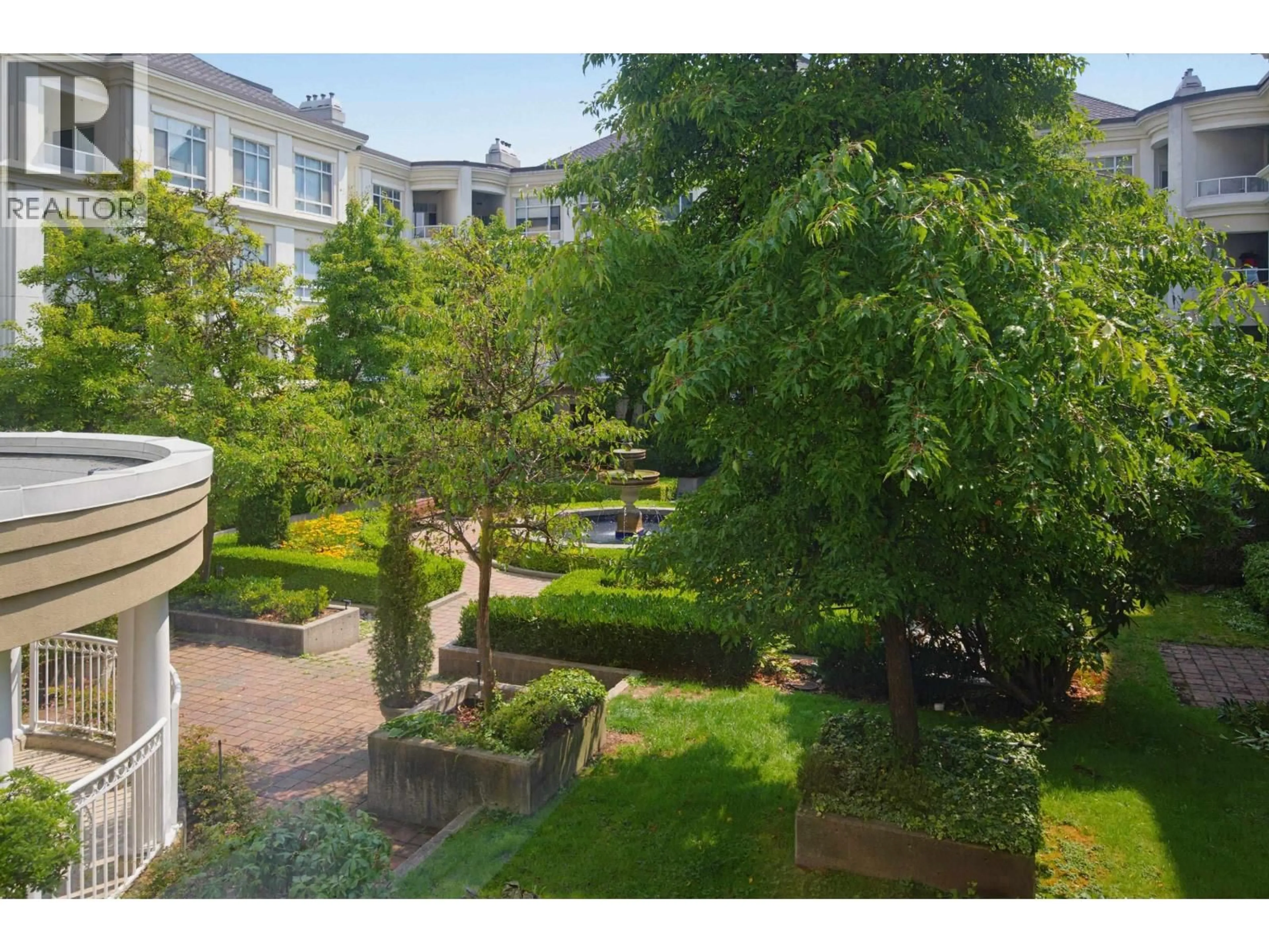 A pic from outside/outdoor area/front of a property/back of a property/a pic from drone, unknown for 229 - 5735 HAMPTON PLACE, Vancouver British Columbia V6T2G8