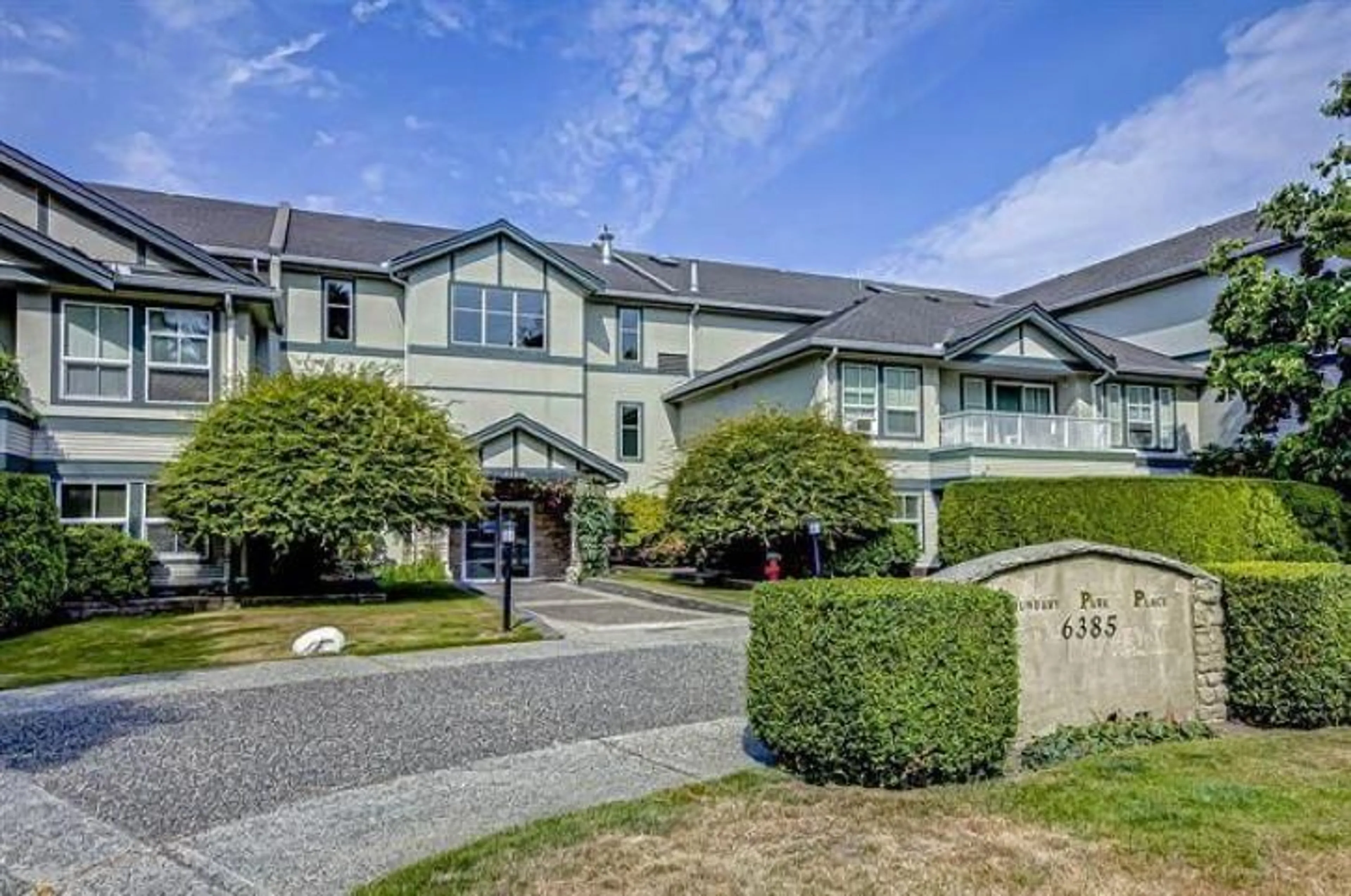 Unknown for 207 - 6385 121 STREET, Surrey British Columbia V3X3K6