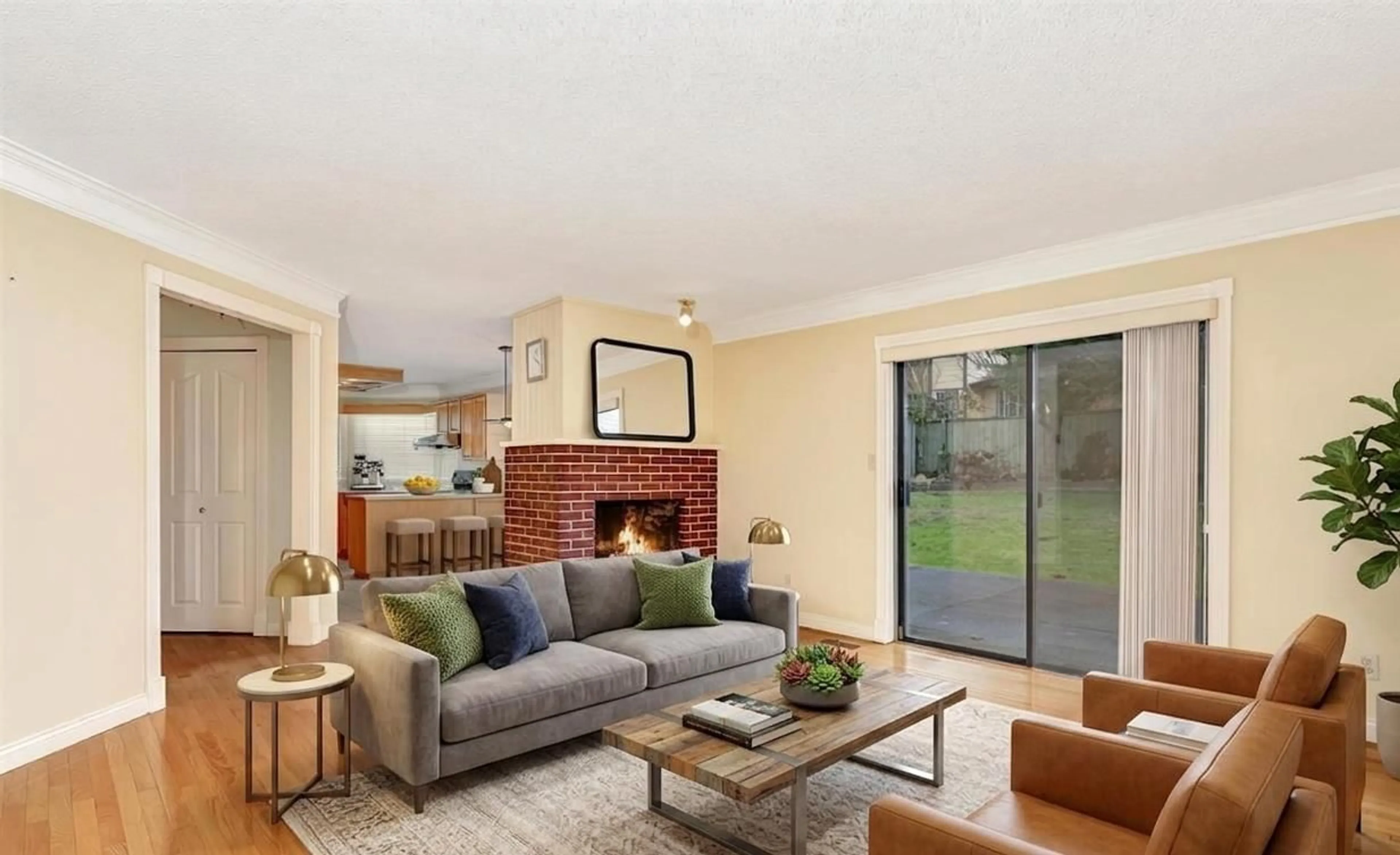 Living room with furniture, unknown for 10446 FRASERGLEN DRIVE, Surrey British Columbia V4N1T5