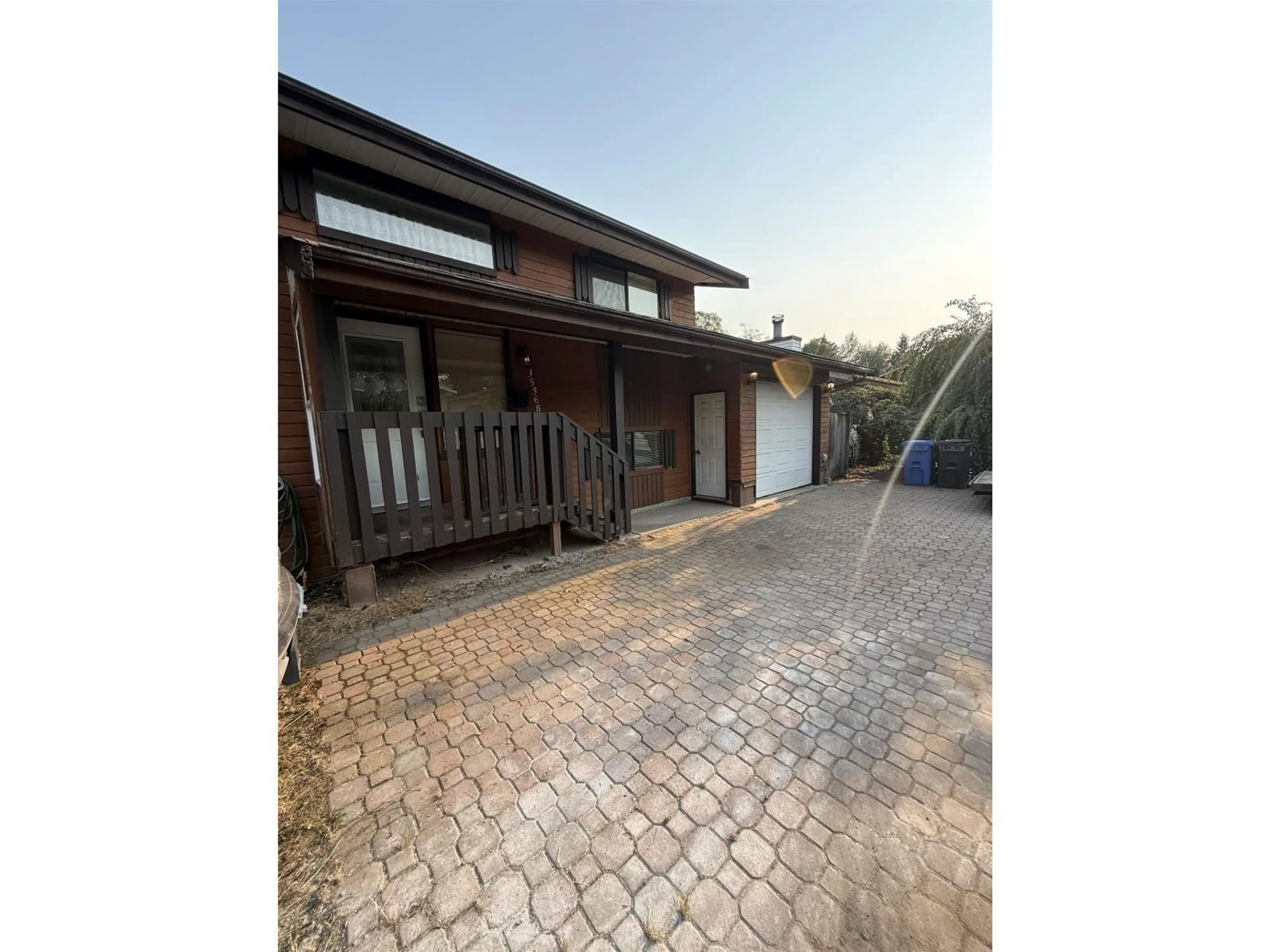 A pic from outside/outdoor area/front of a property/back of a property/a pic from drone, street for 35368 WELLS GRAY AVENUE, Abbotsford British Columbia V2S5W9
