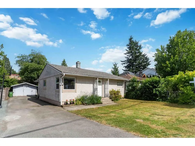 2304 MOULDSTADE ROAD, Abbotsford 1