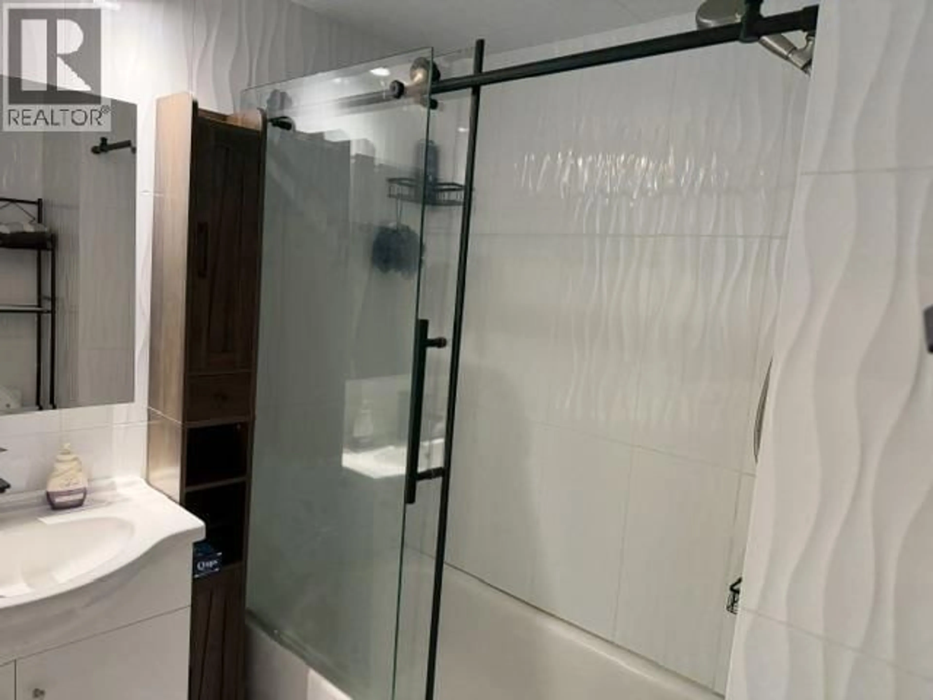 Standard bathroom, ceramic/tile floor for 1 - 3295 SUNNYSIDE ROAD, Anmore British Columbia V3H4Z4