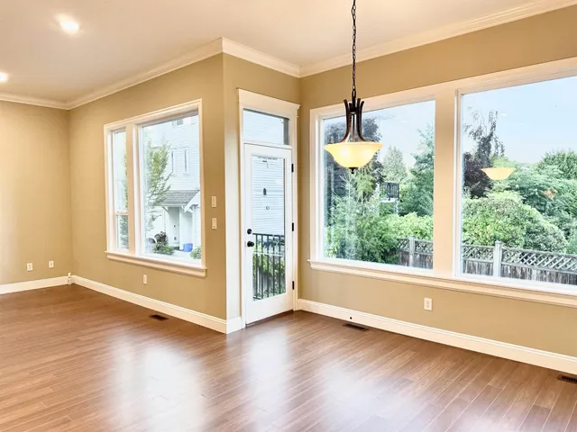 1664 KING GEORGE BOULEVARD, Surrey 5