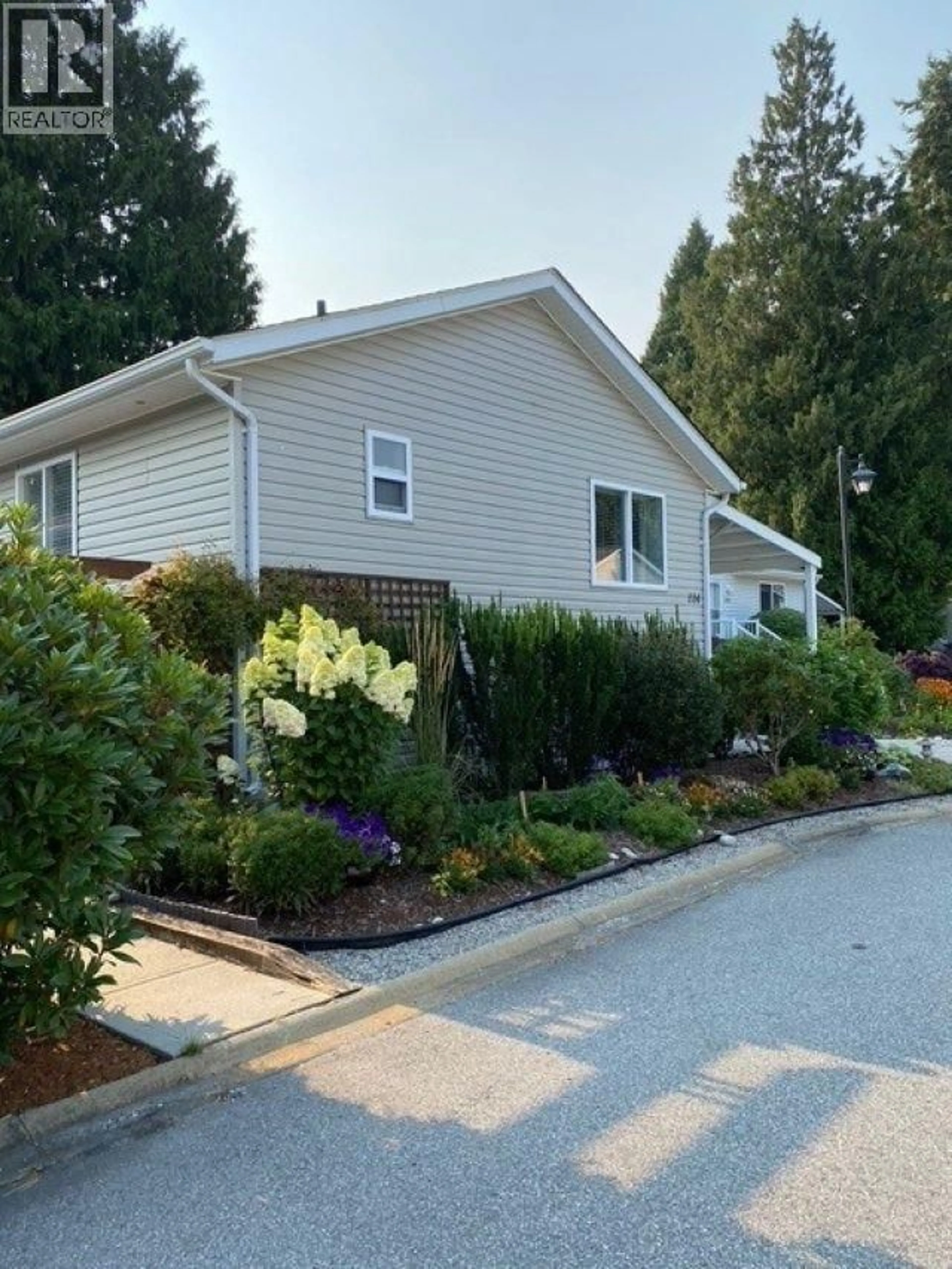 Home with vinyl exterior material, street for 114 - 4510 SUNSHINE COAST HIGHWAY, Sechelt British Columbia V0N3A6