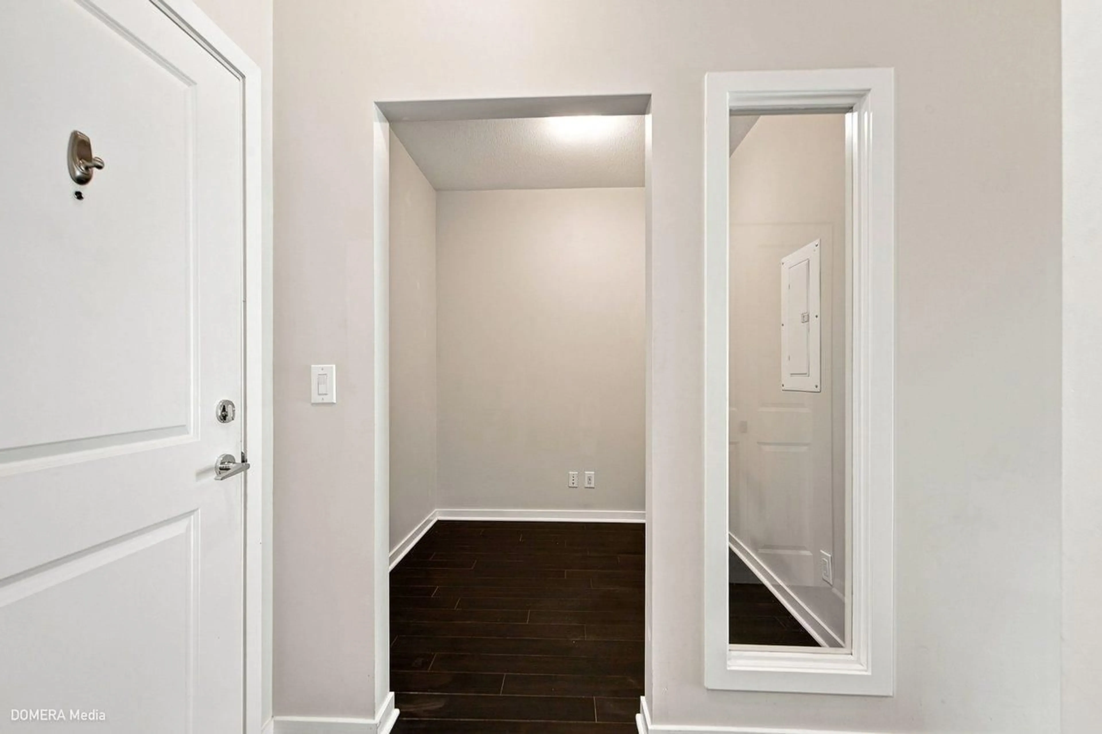 Indoor entryway for 305 - 5655 210A STREET, Langley British Columbia V3A0G4