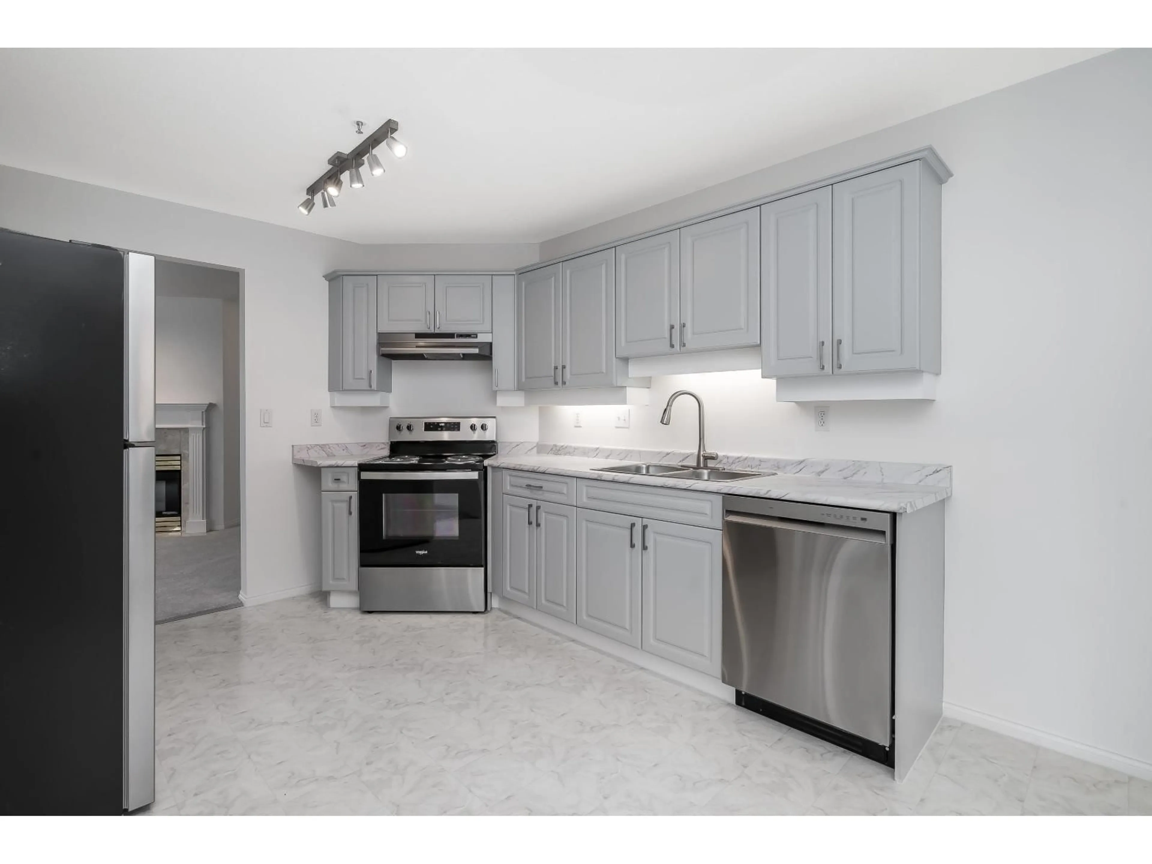 Standard kitchen, ceramic/tile floor for 312 - 5465 201 STREET, Langley British Columbia V3A1P8