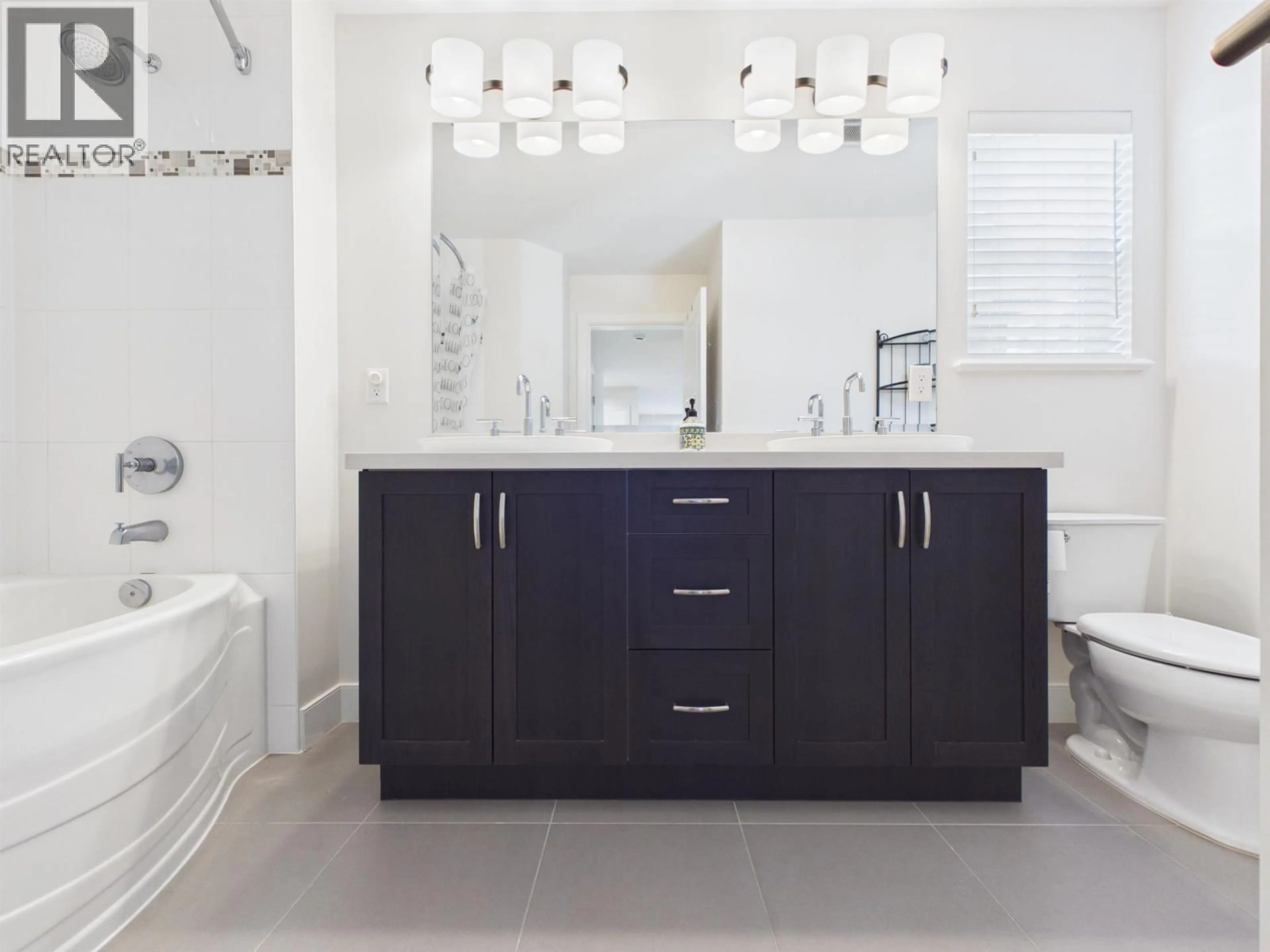 Contemporary bathroom, ceramic/tile floor for 1517 DAYTON STREET, Coquitlam British Columbia V3E0J6