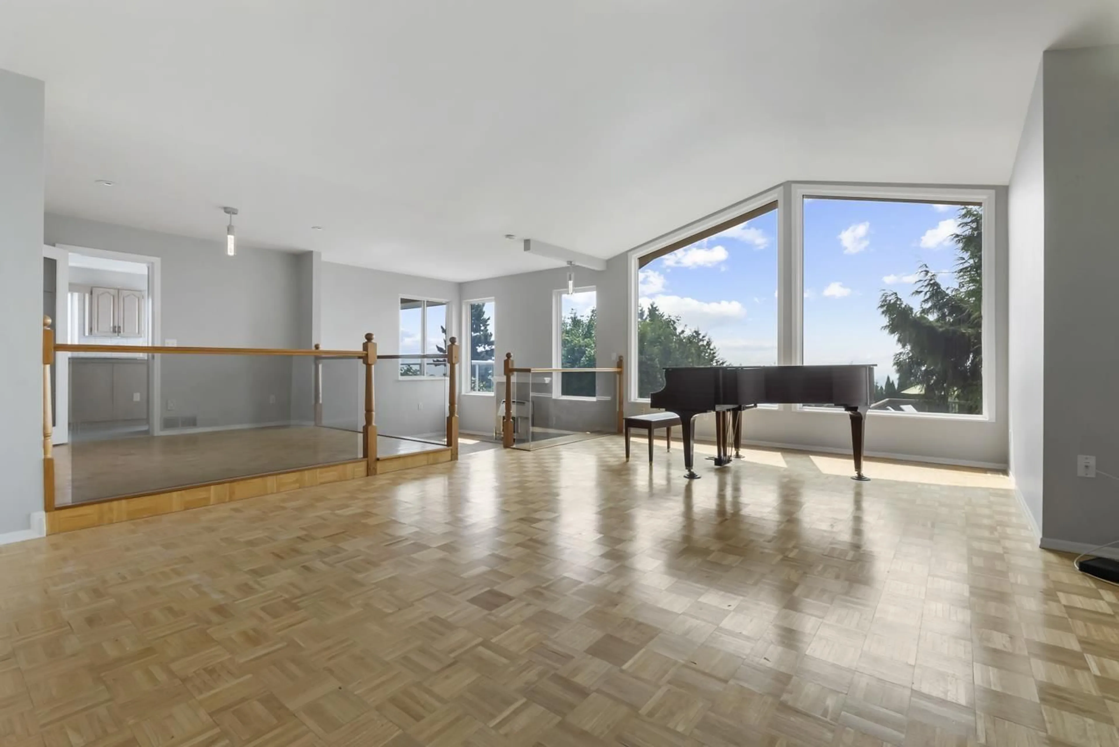 Indoor foyer for 33330 HODSON PLACE, Mission British Columbia V2V6J6