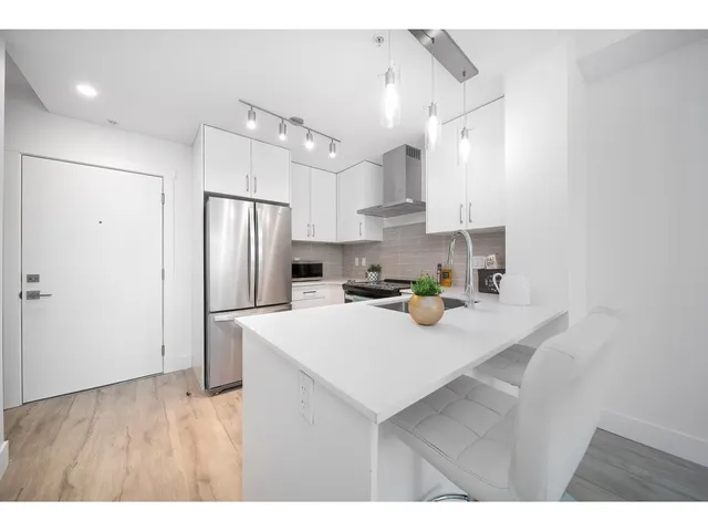 116 - 6338 KING GEORGE BOULEVARD, Surrey 3