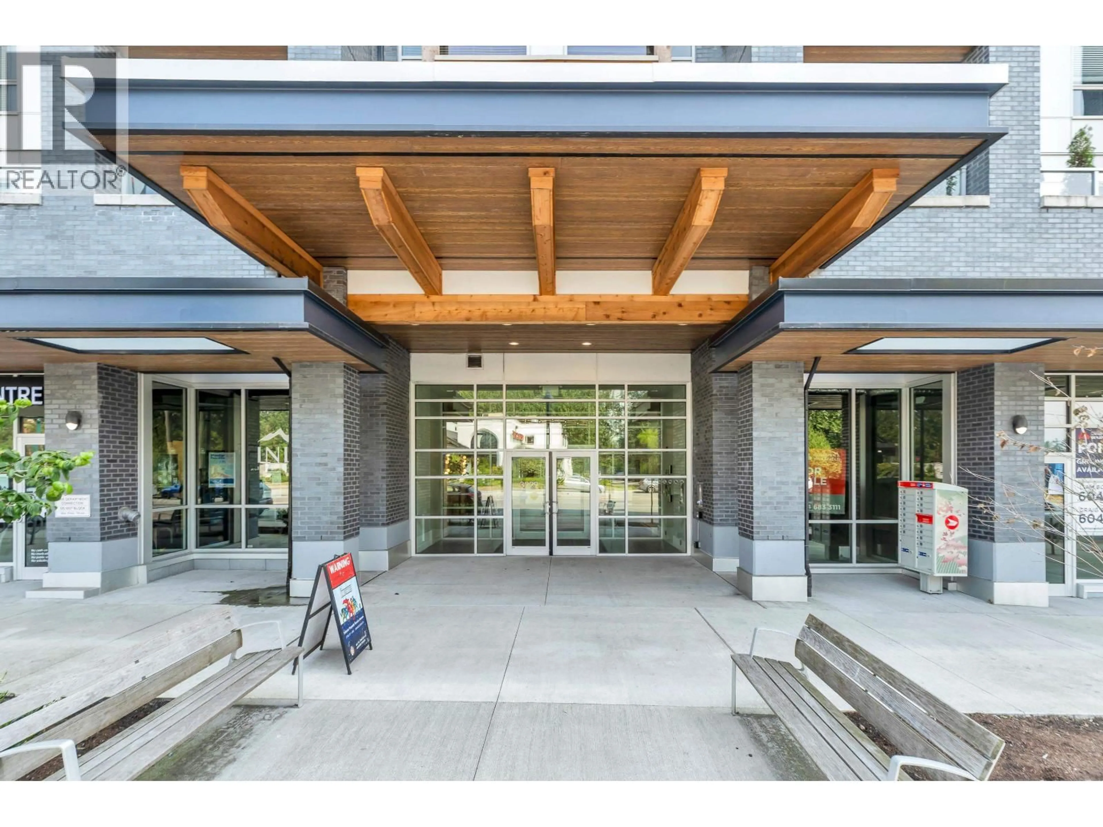 Indoor foyer for 419 - 3229 ST. JOHNS STREET, Port Moody British Columbia V3H0M4