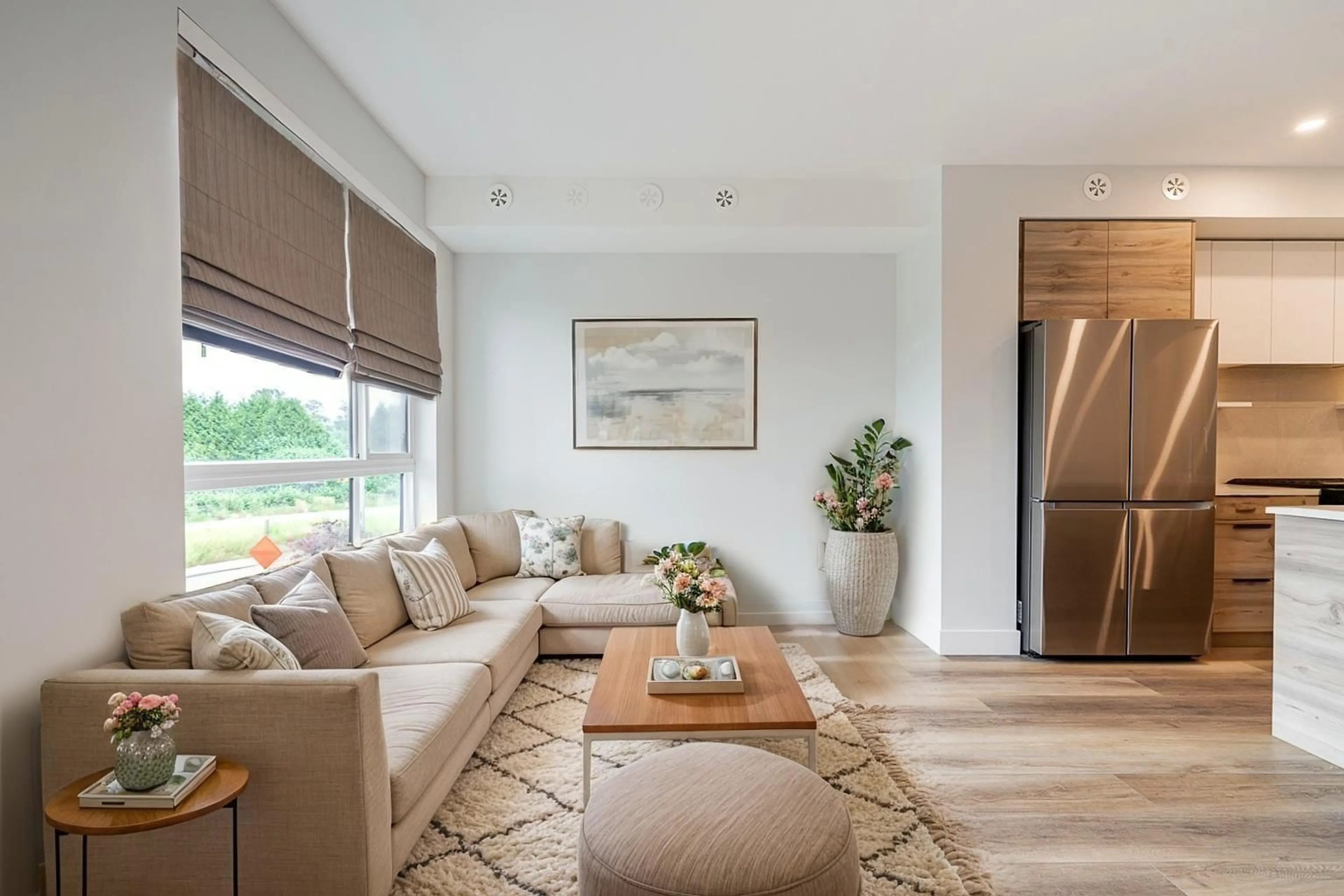 Living room with furniture, wood/laminate floor for 36 - 30530 CARDINAL AVENUE, Abbotsford British Columbia V2T0L5